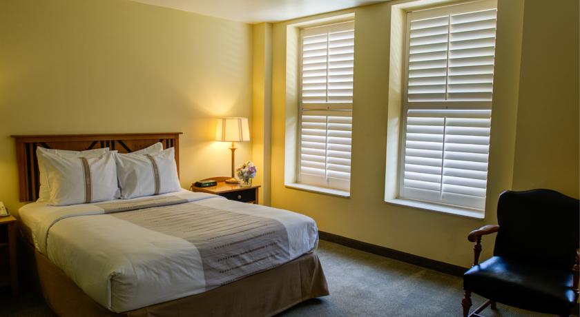 Double Superior Queen Bed