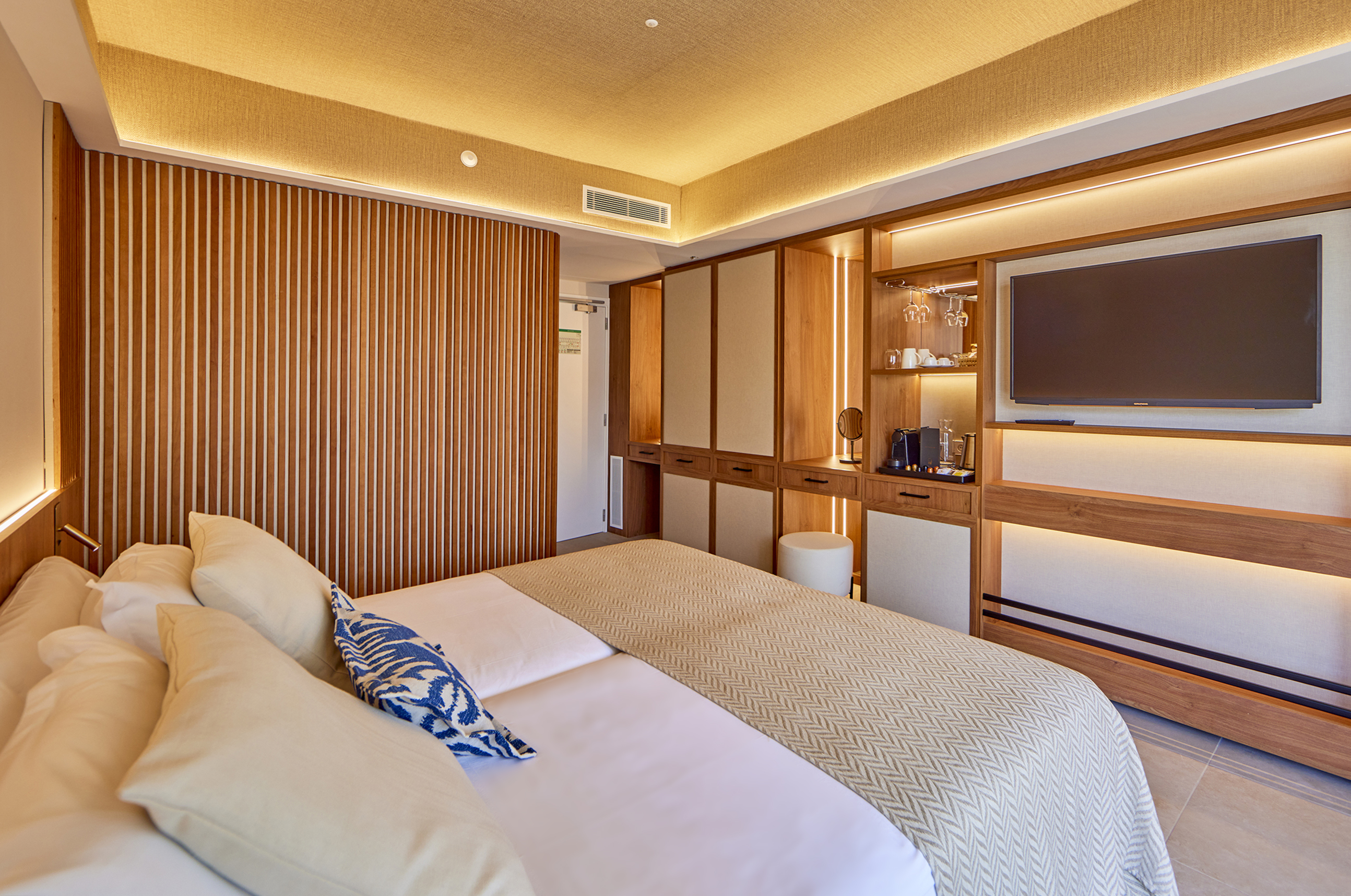 Double or Twin Side Sea View