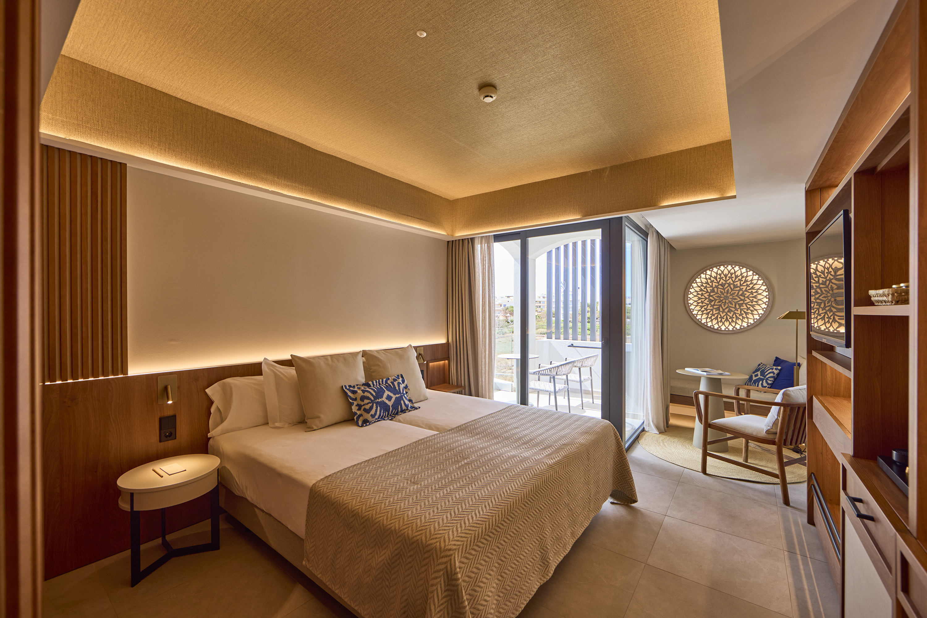 Double or Twin Side Sea View