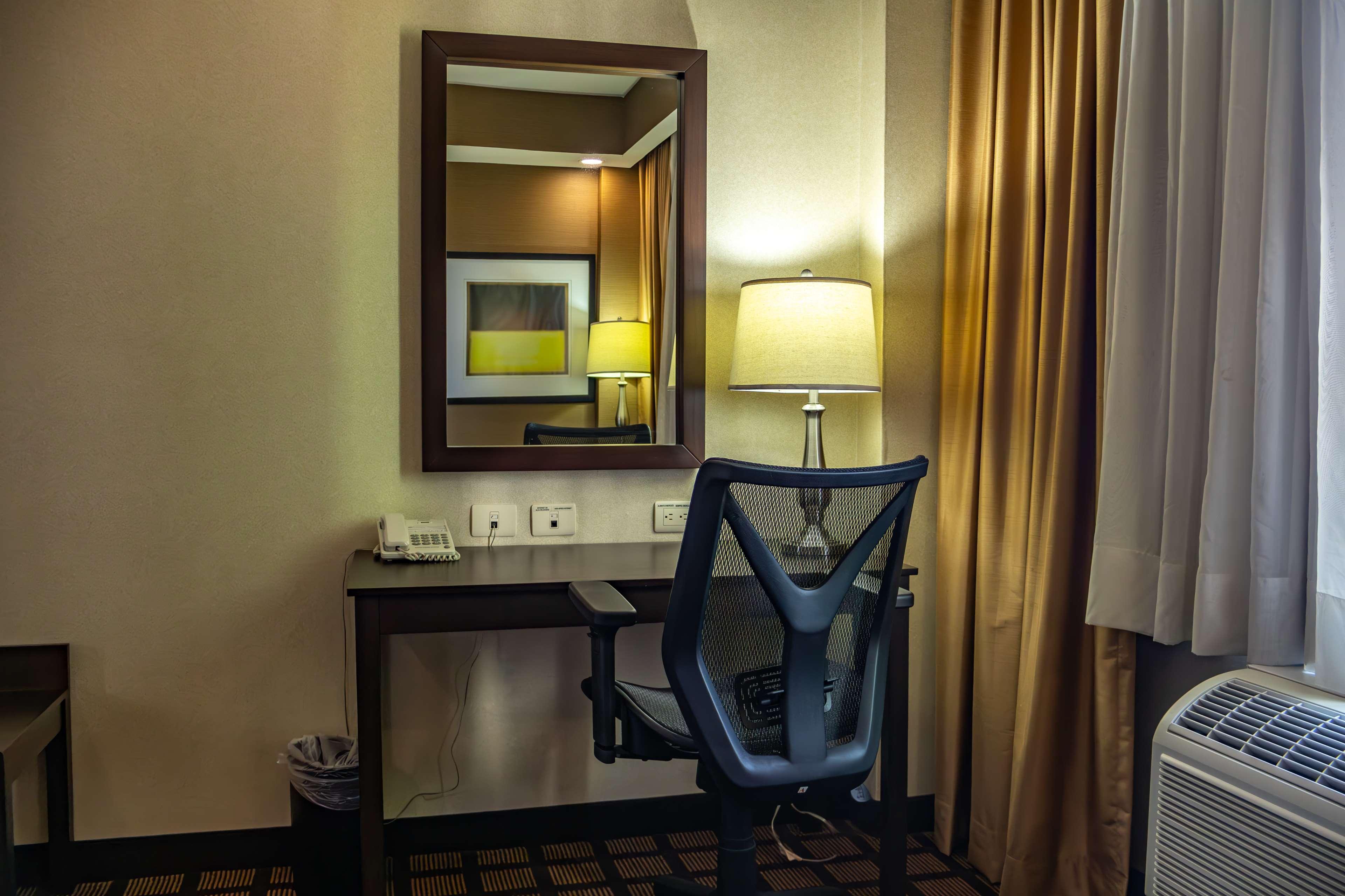 Quadruple Two Queen Beds