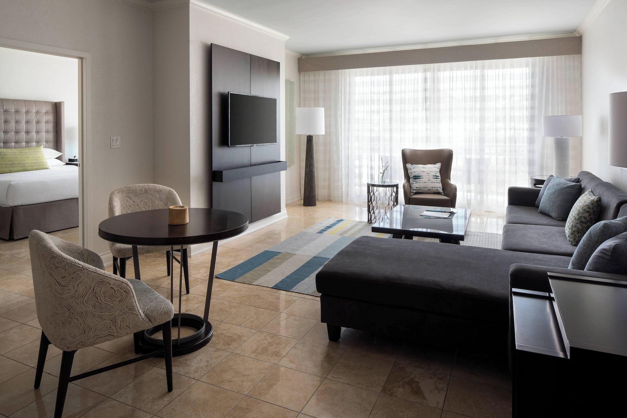 Suite Ocean View King Bed