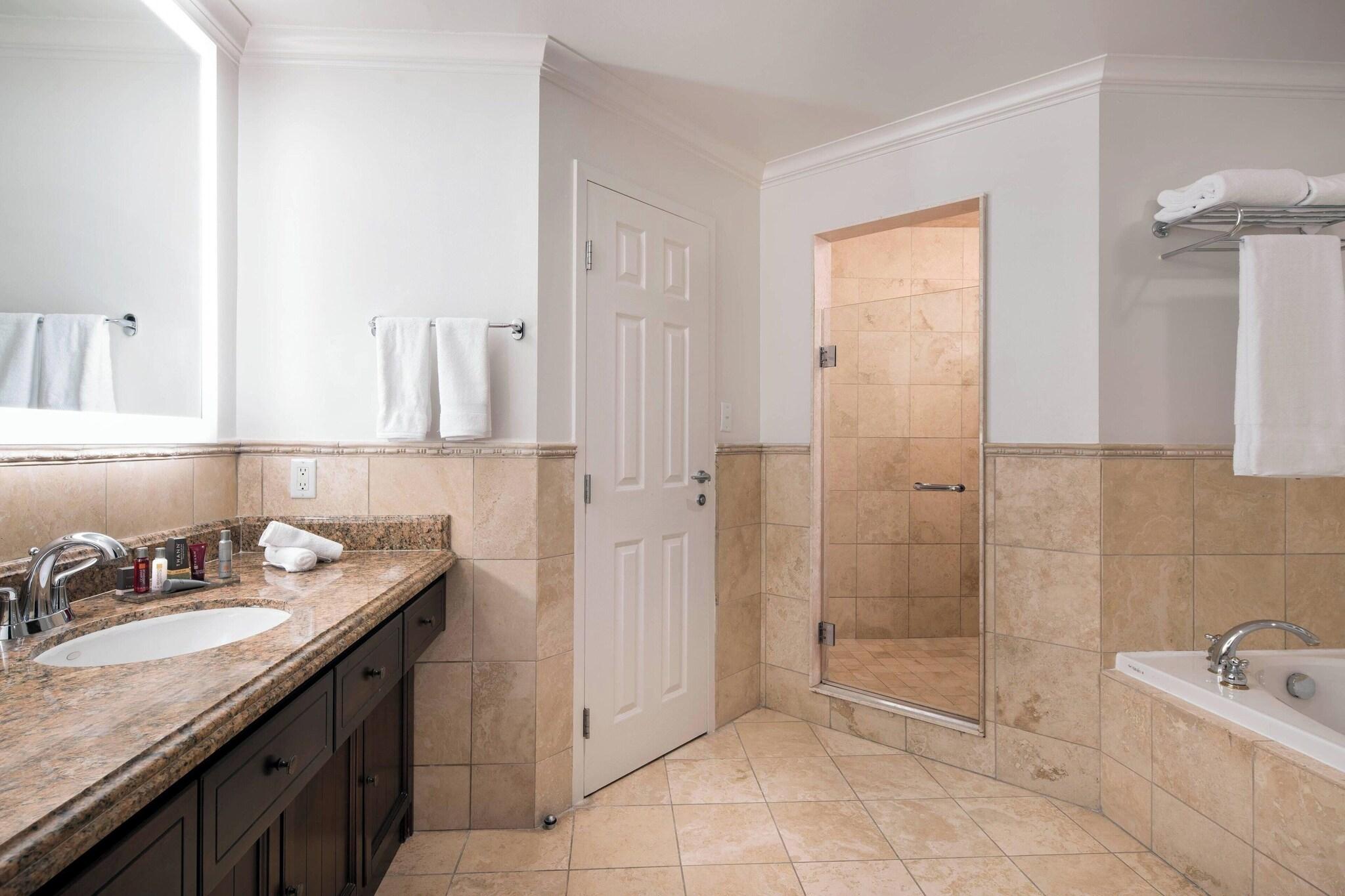 Suite Ocean View King Bed