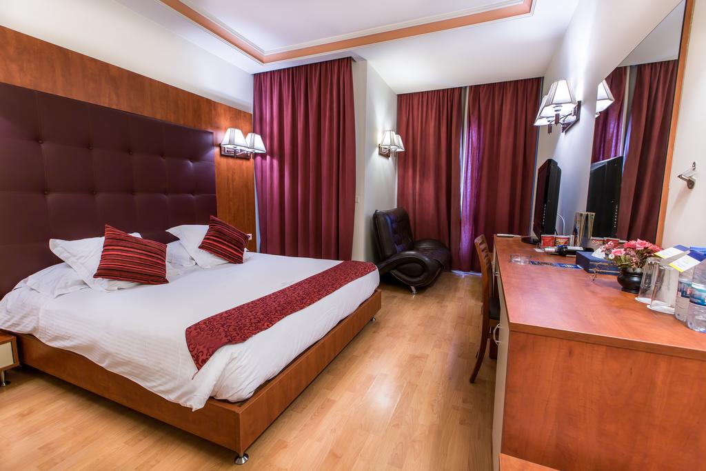 Double or Twin Standard