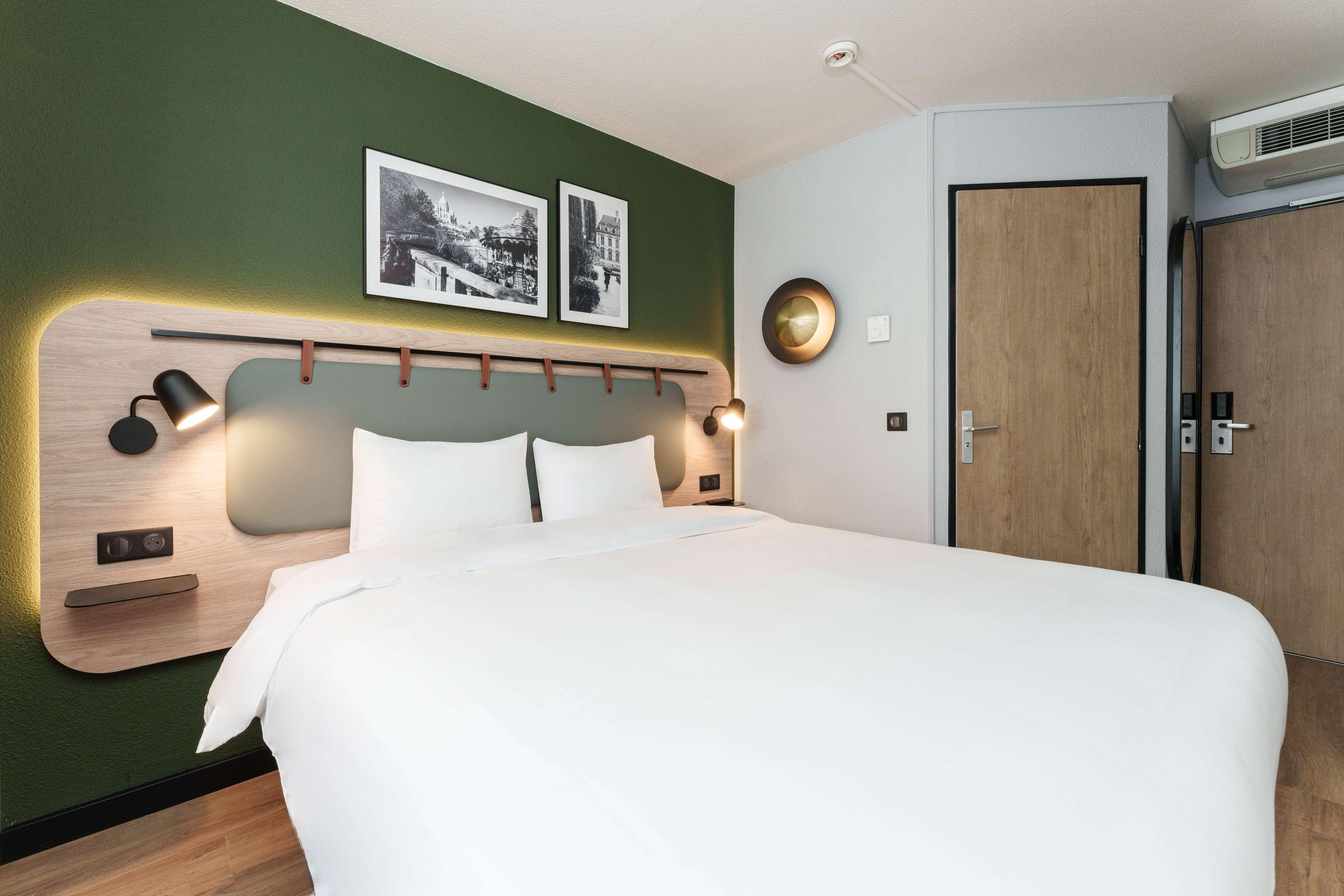 Double Queen Size Bed