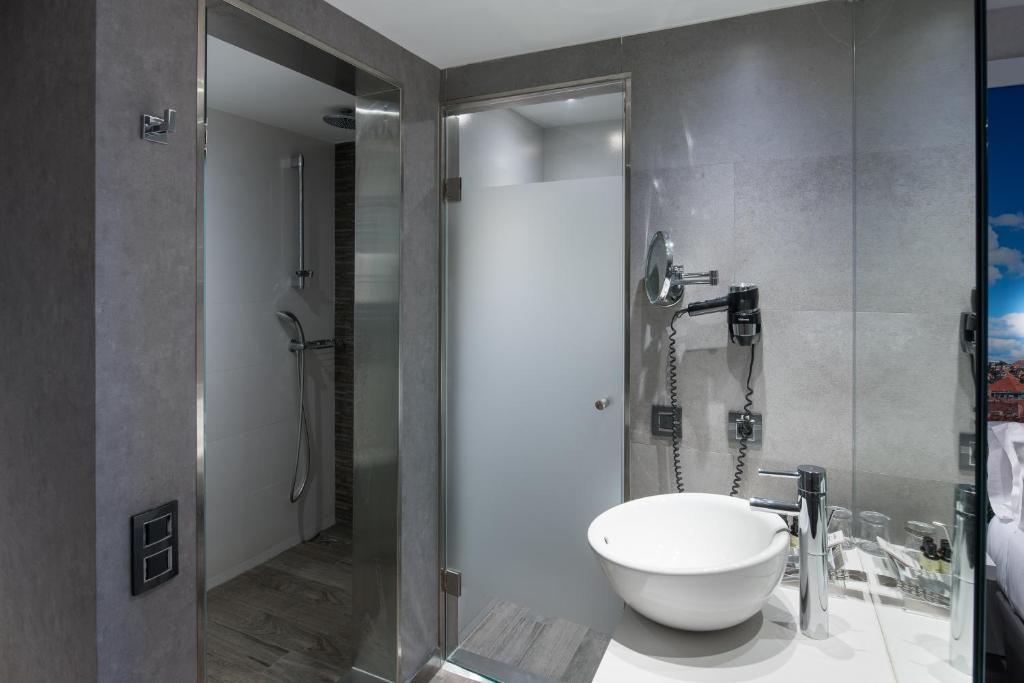 Double Single Superior