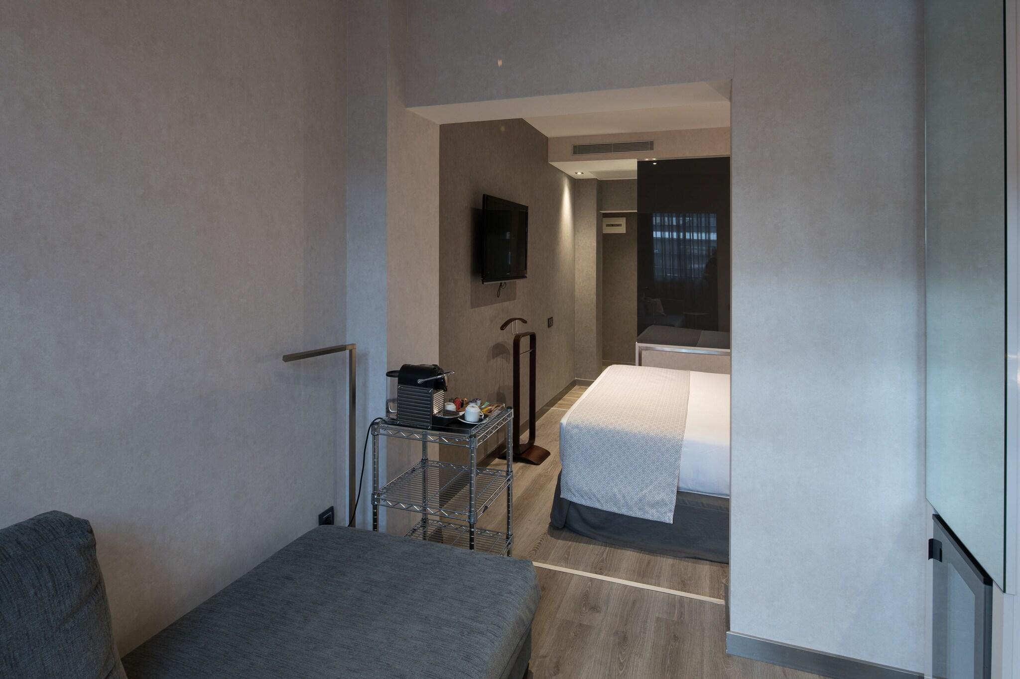 Junior Suite Queen Size Bed