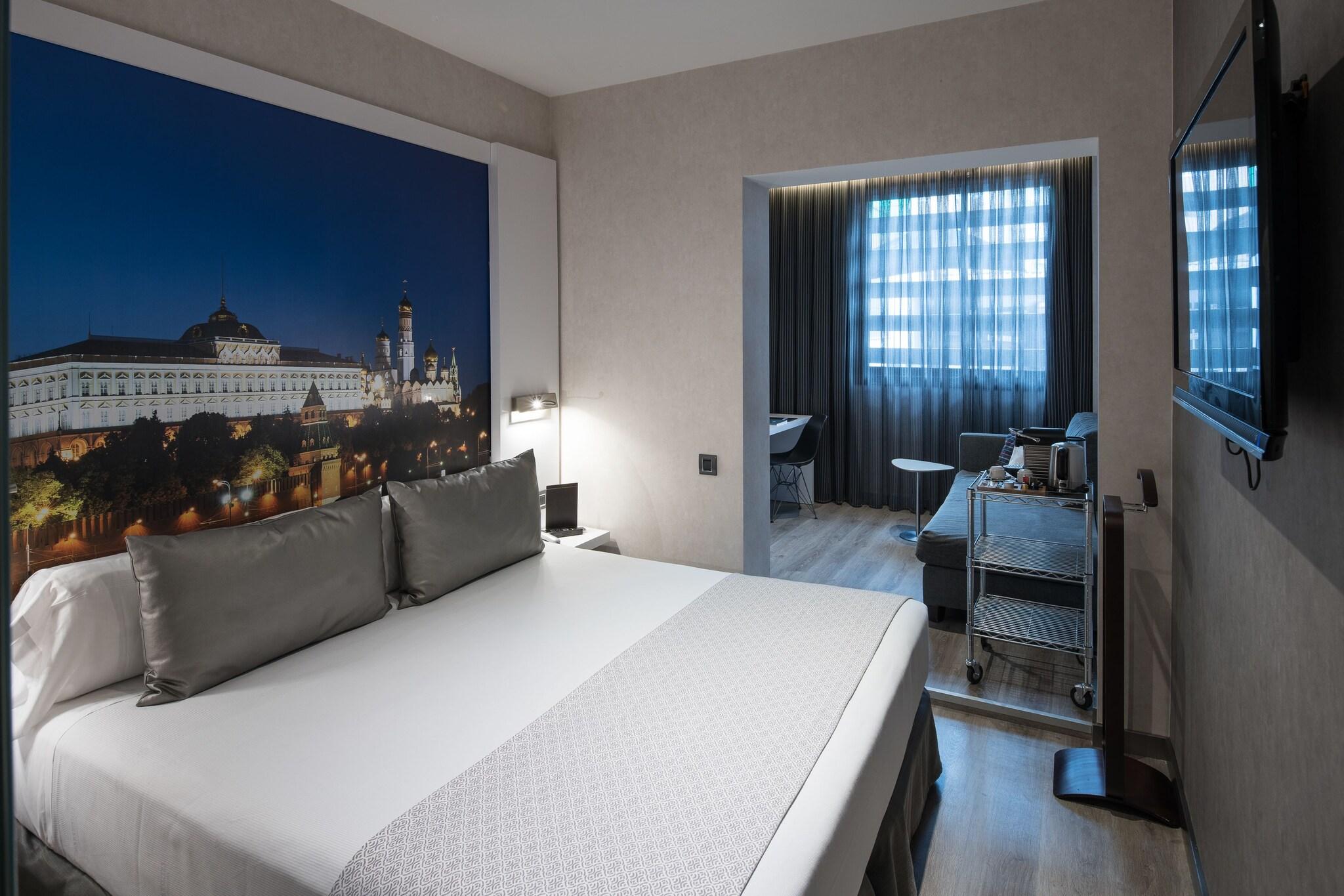 Junior Suite Queen Size Bed