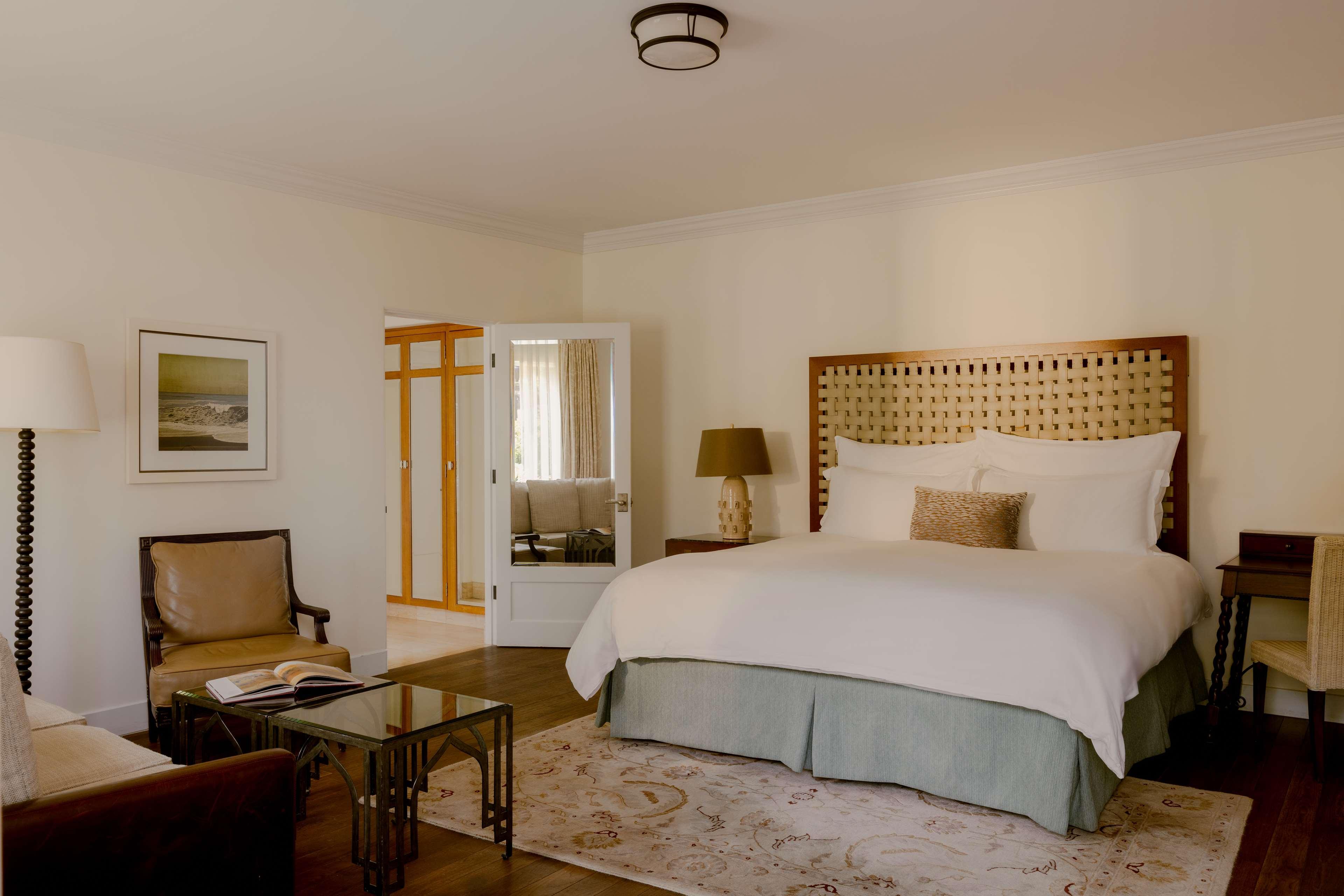 Room Deluxe King Bed