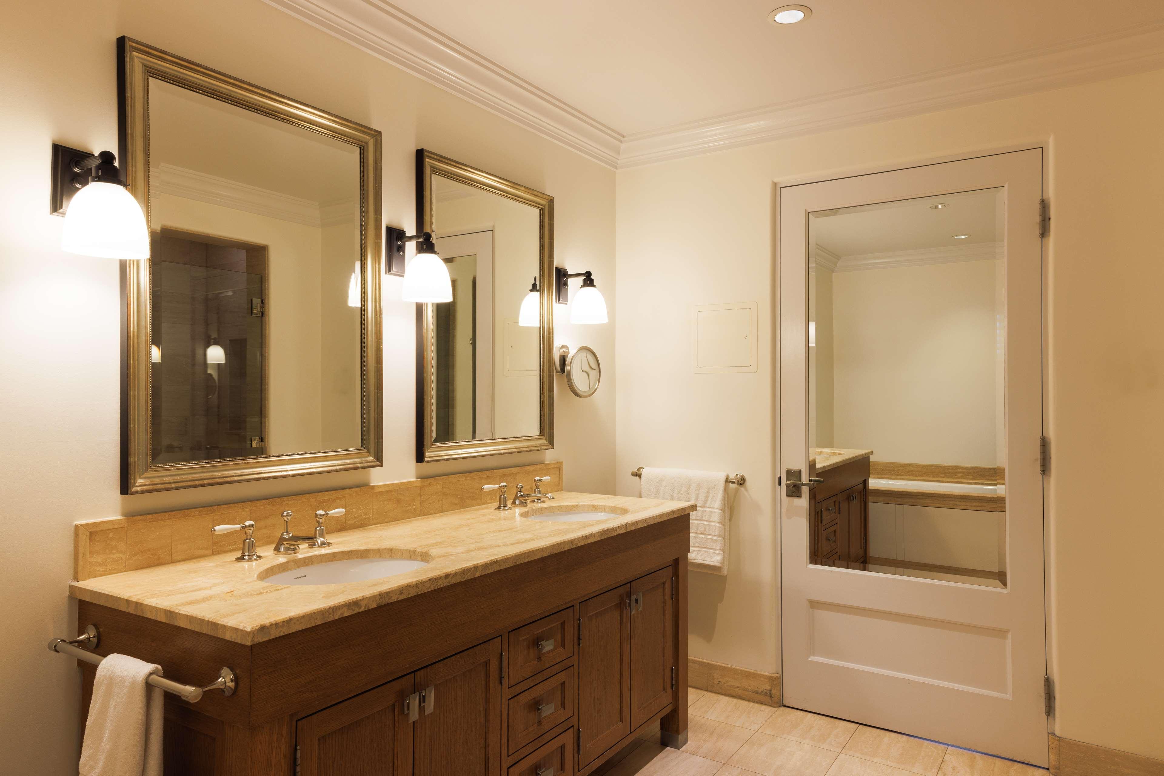 Room Premier King Bed