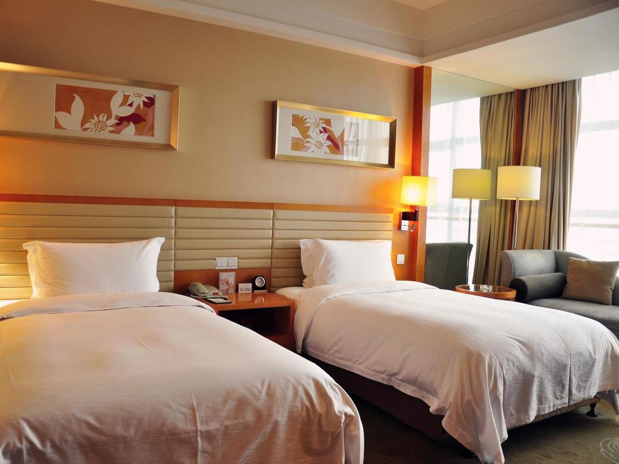 Twin Superior City View