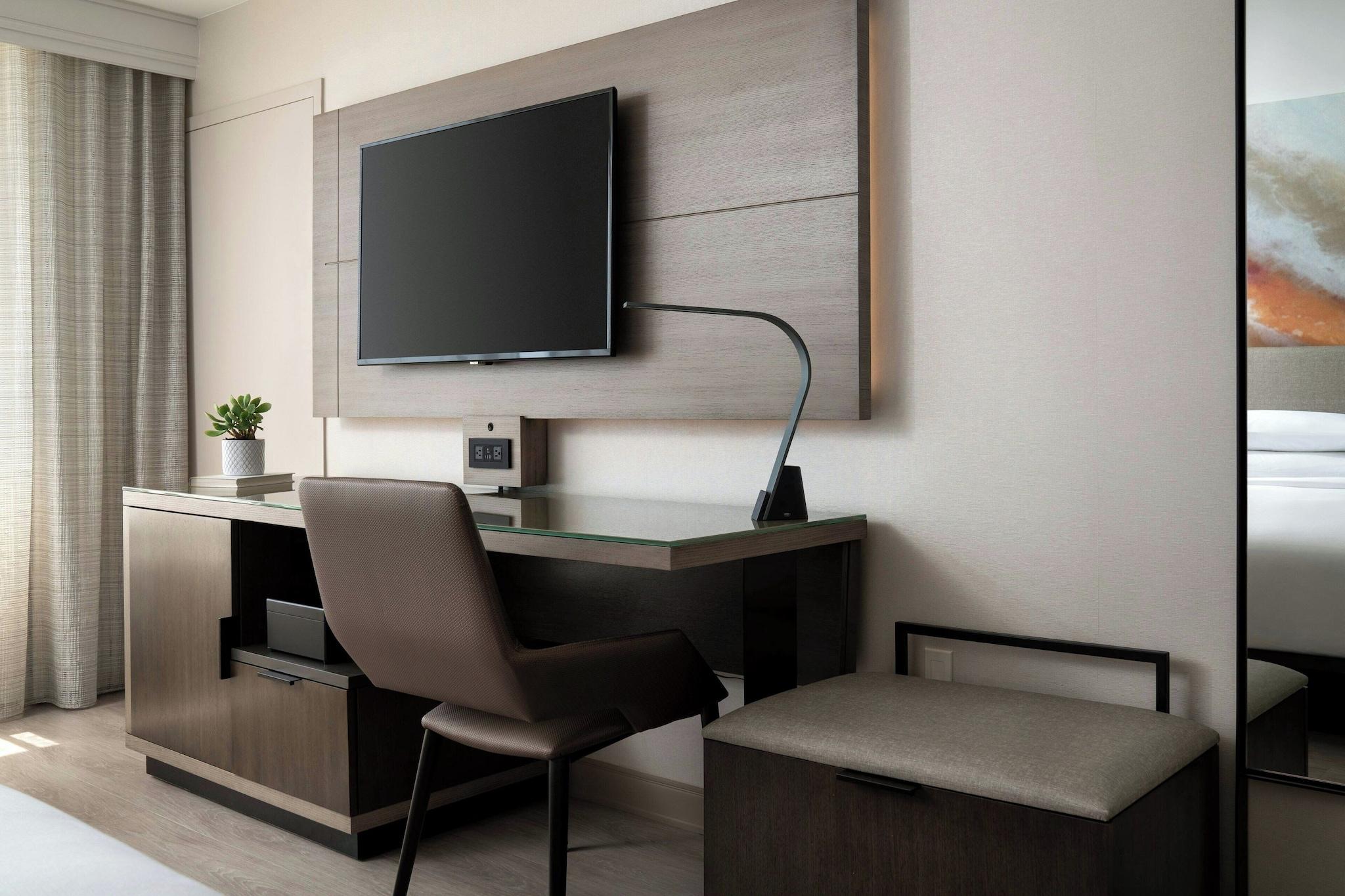 Quadruple Two Queen Beds Premium