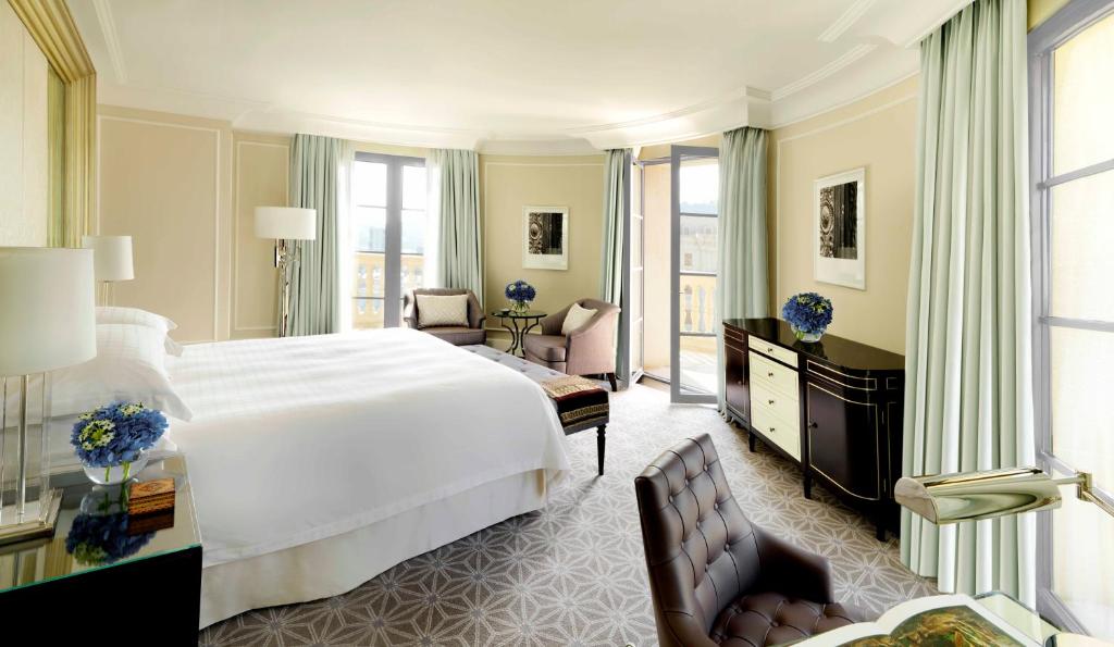 Double Premier King Bed