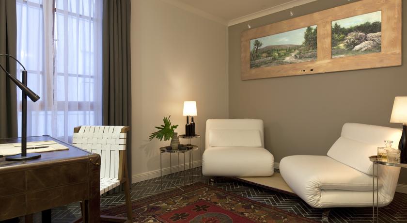 Suite Queen Size Bed