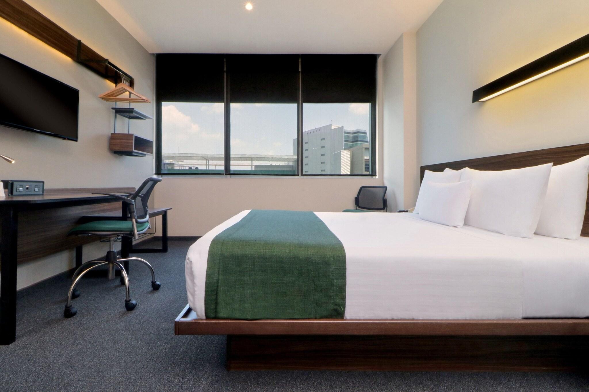 Suite Queen Size Bed