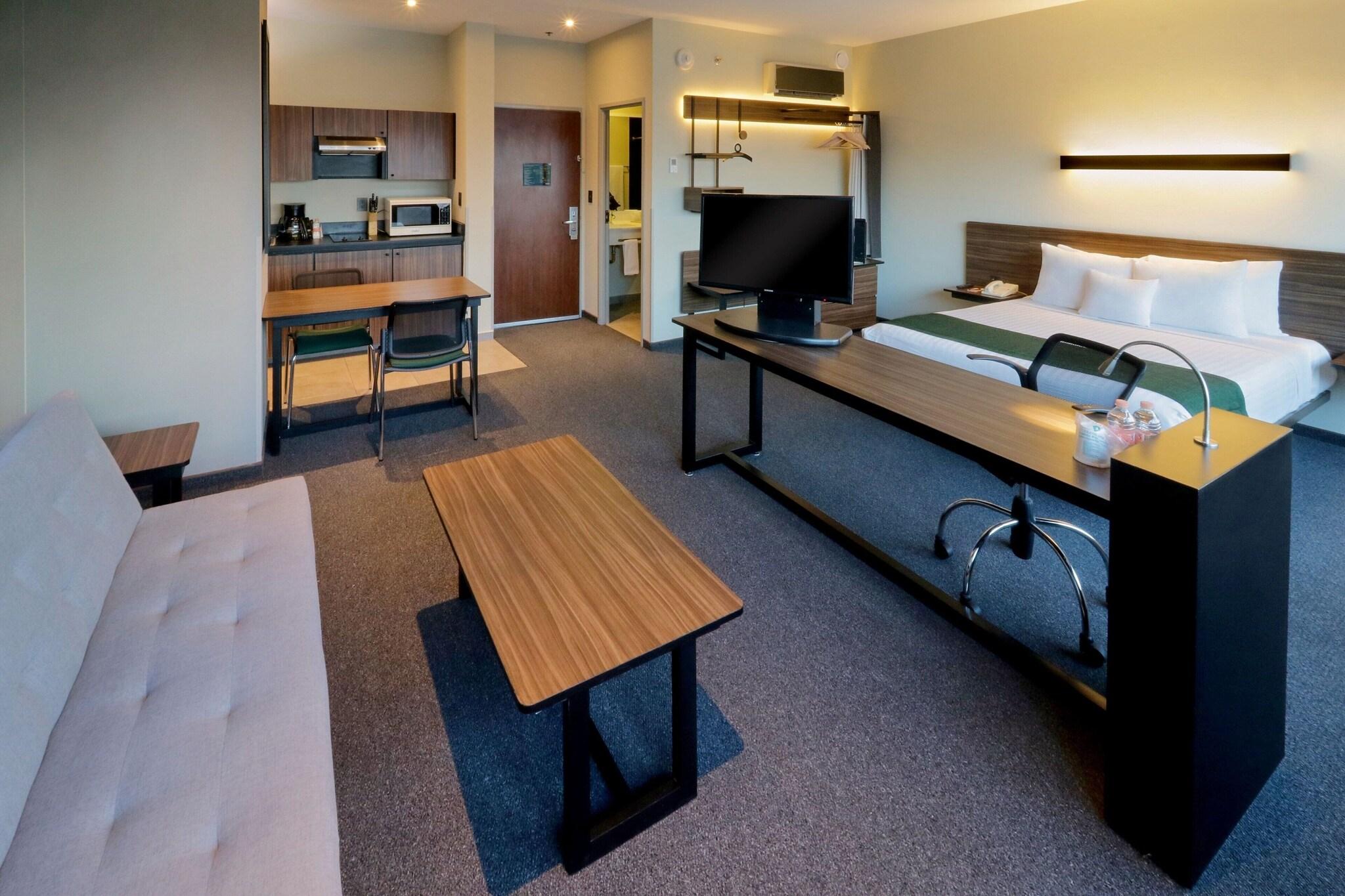 Suite Queen Size Bed