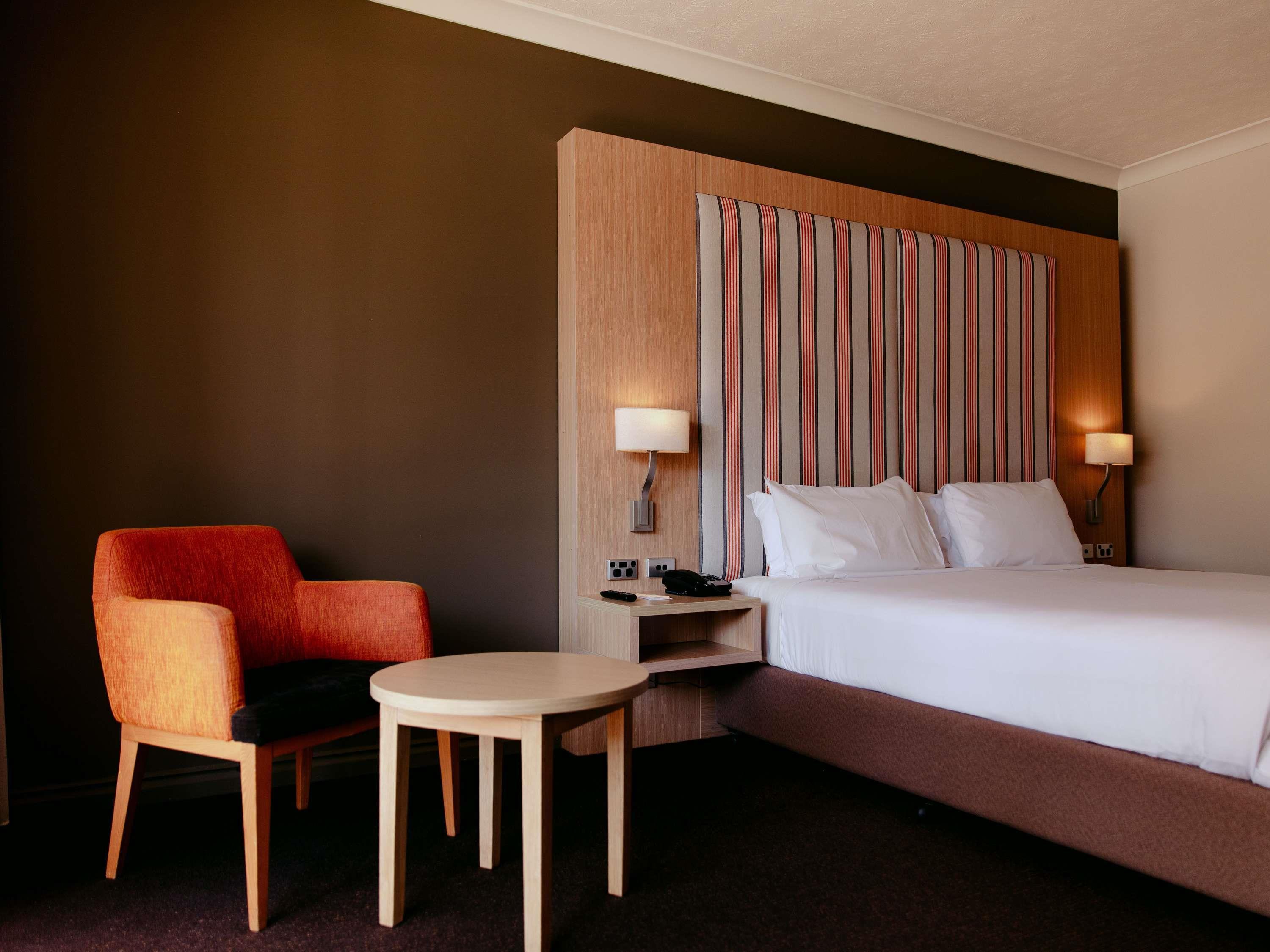 Double Pool View King Bed