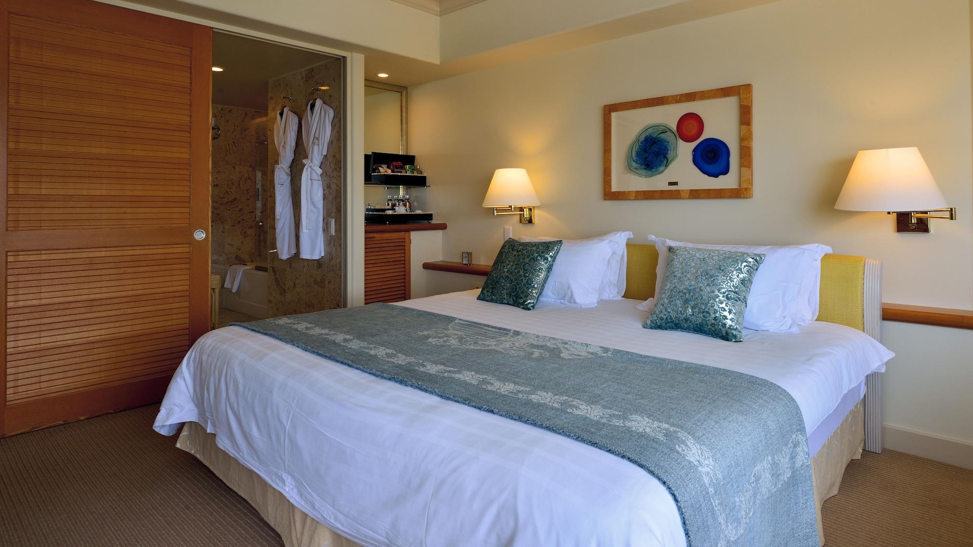 Double Club King Bed