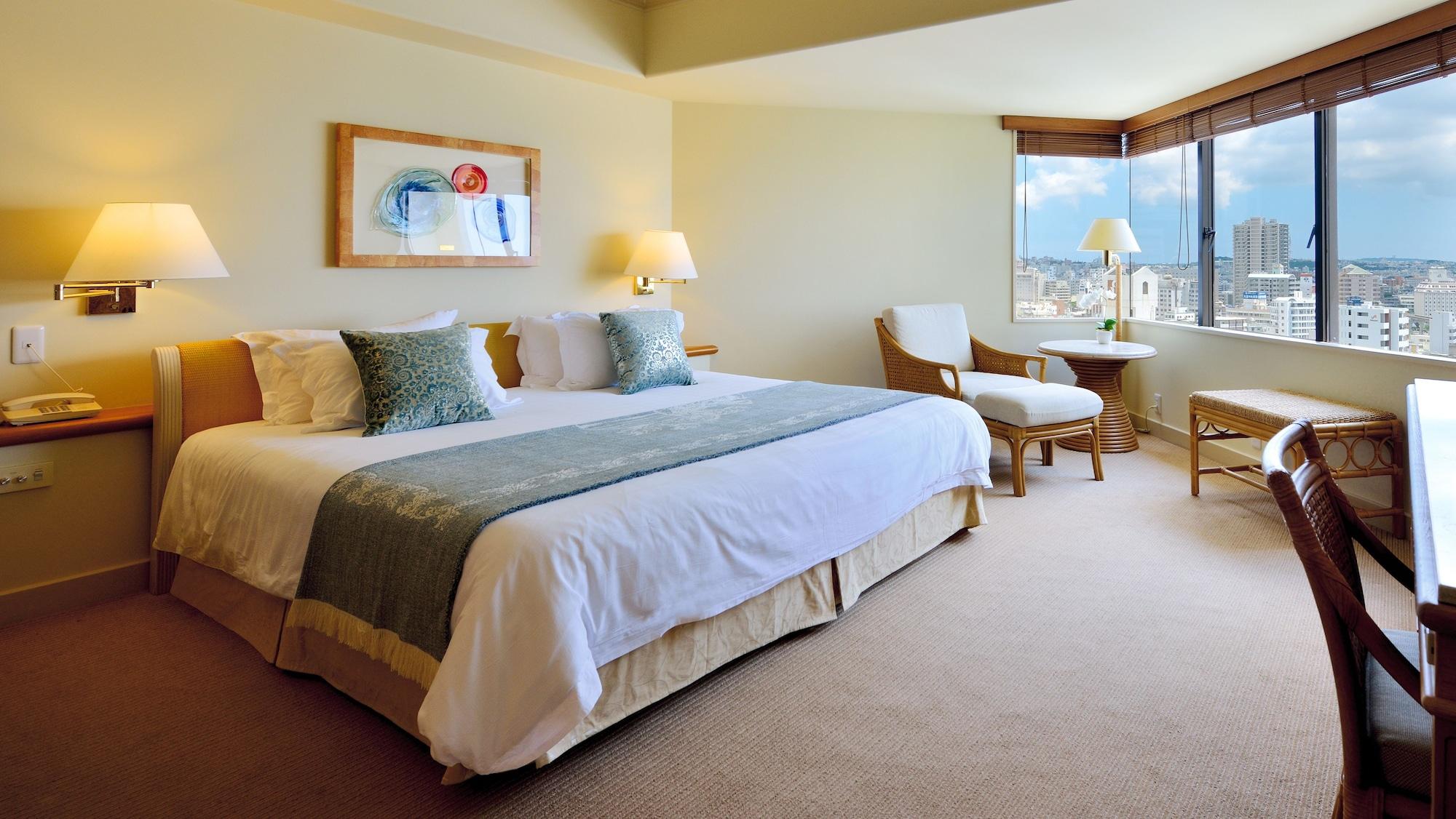 Double Club King Bed