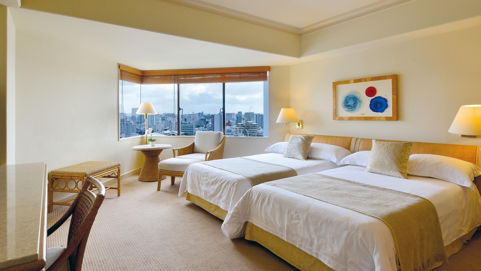 Twin Deluxe Two Beds