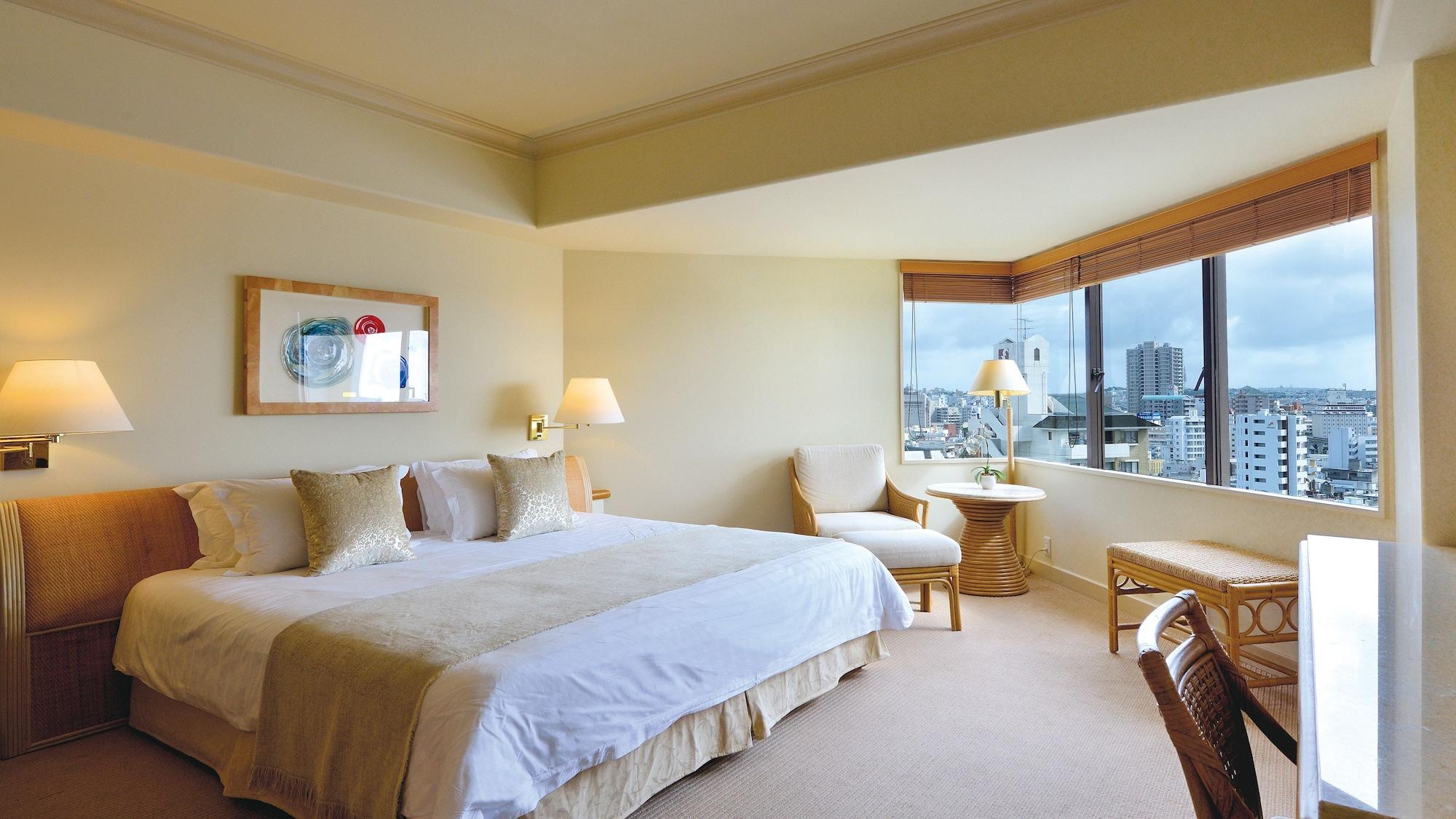 Double Deluxe King Bed