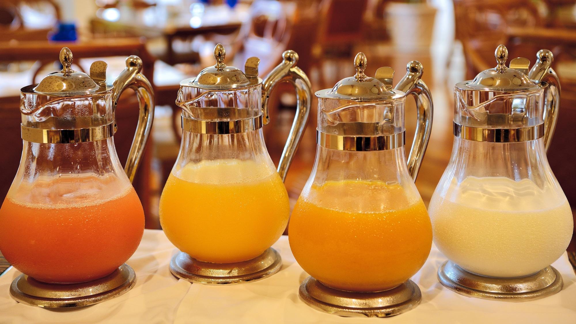 Double Club King Bed