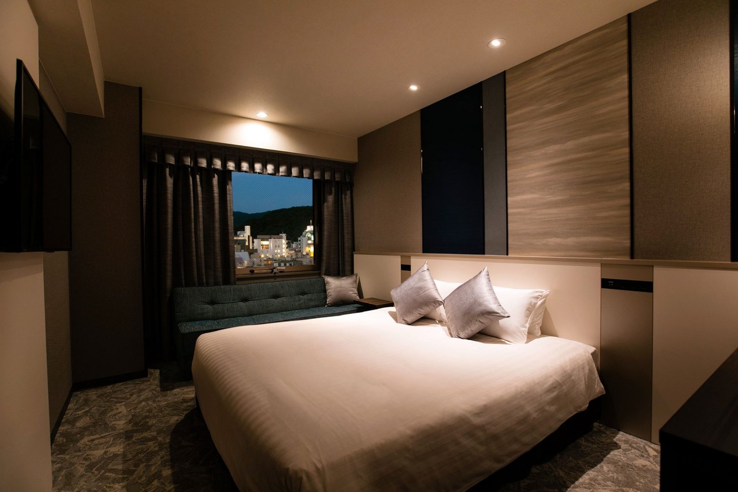 Double Queen Bed Smoking