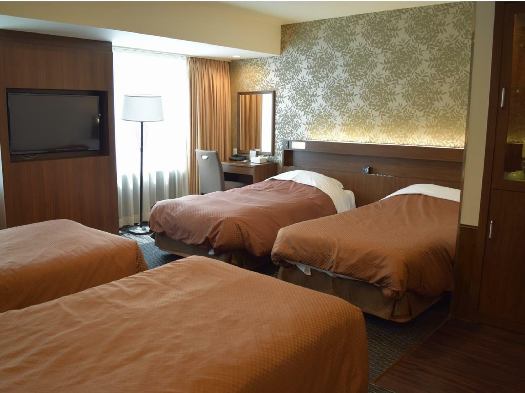 Quadruple Non Smoking