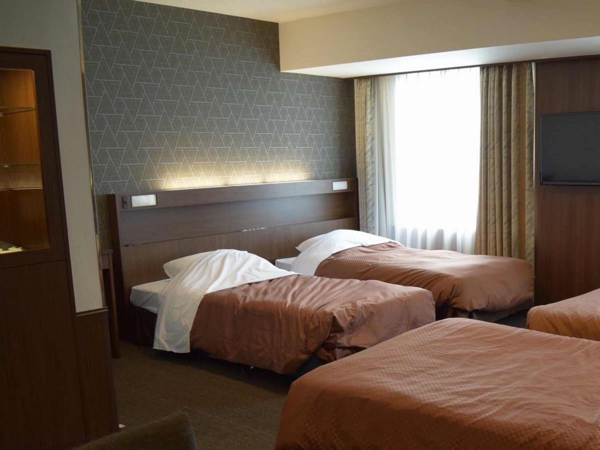 Quadruple Non Smoking