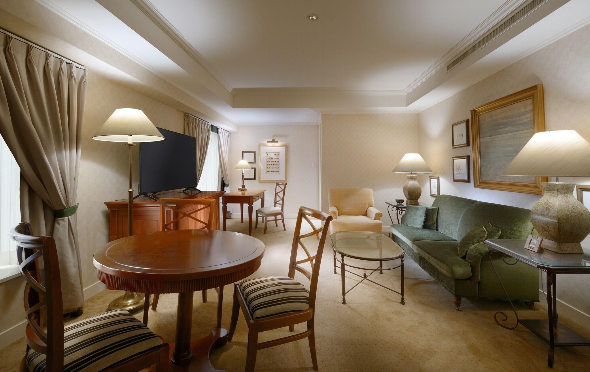 Junior Suite King Size Bed