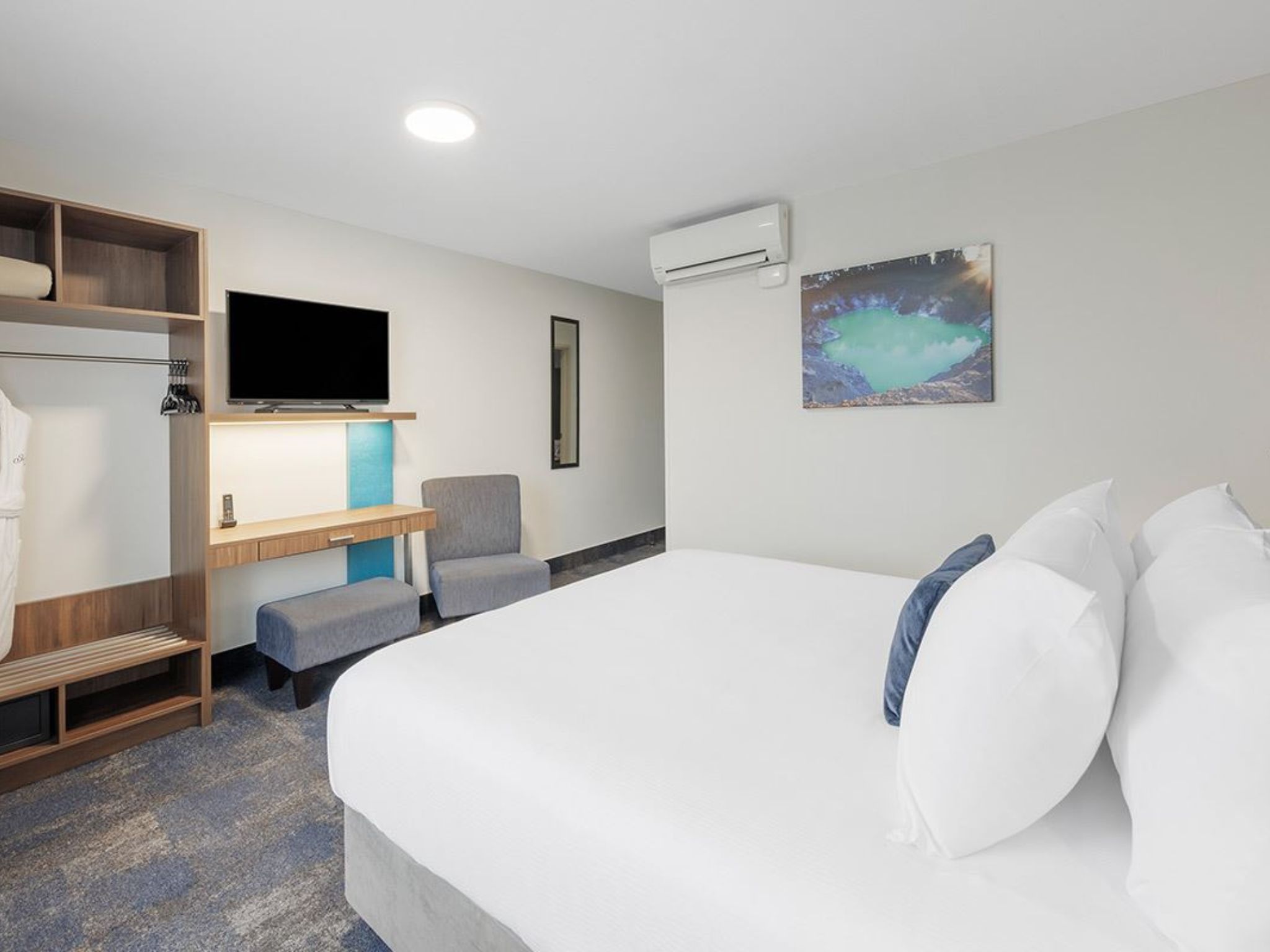 Double Superior King Bed