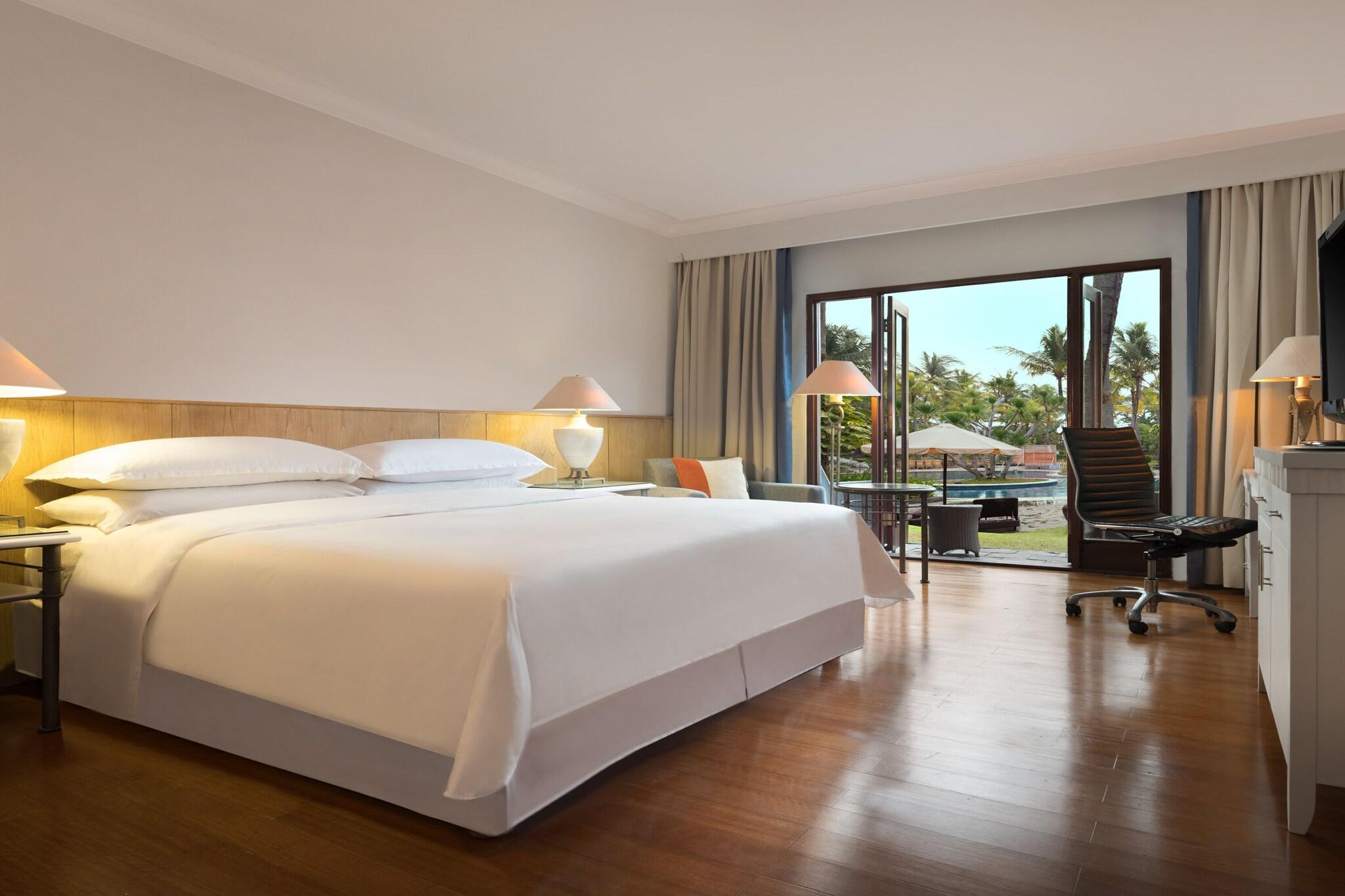 Double Garden View King Bed