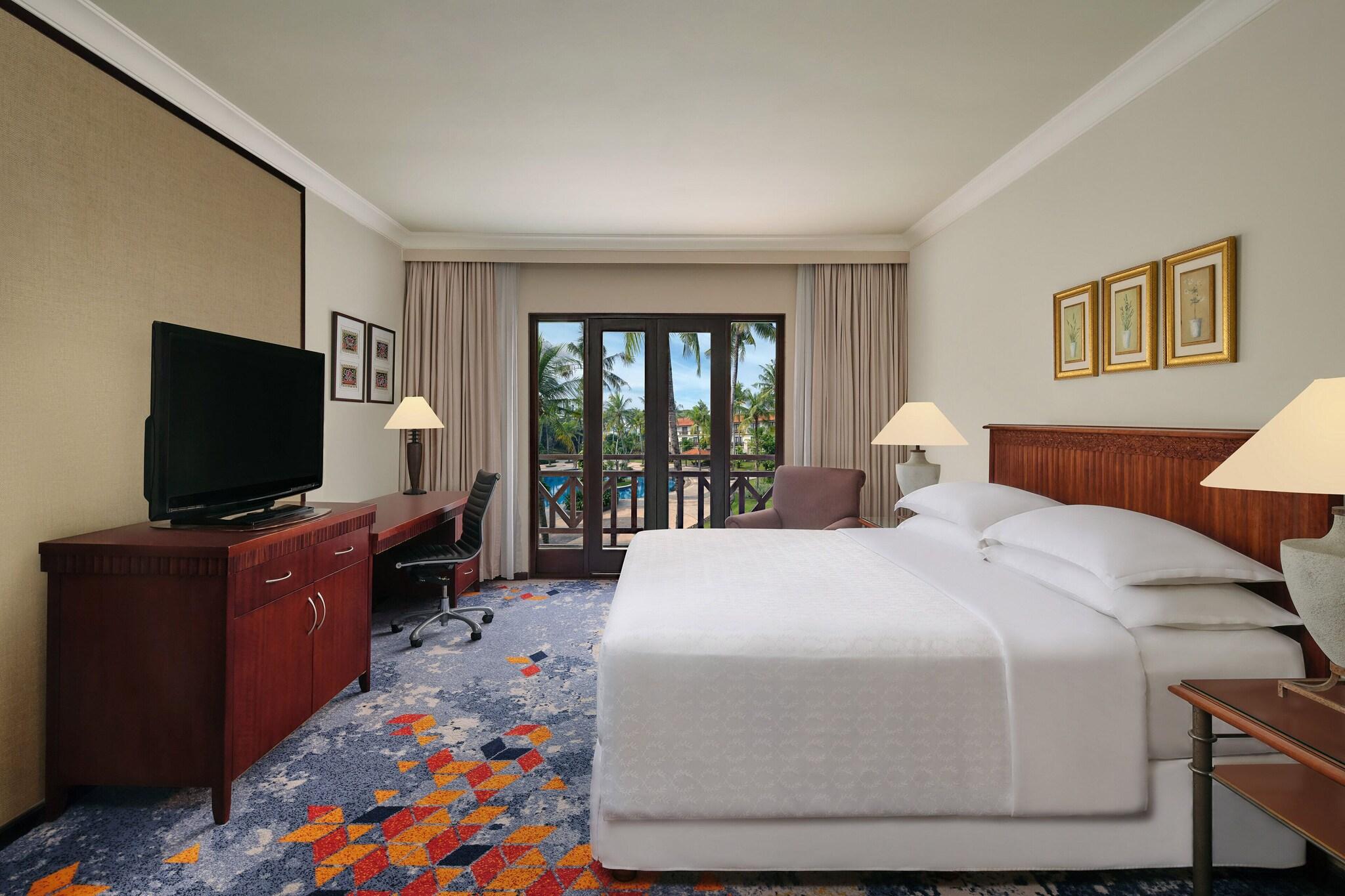 Double Garden View King Bed