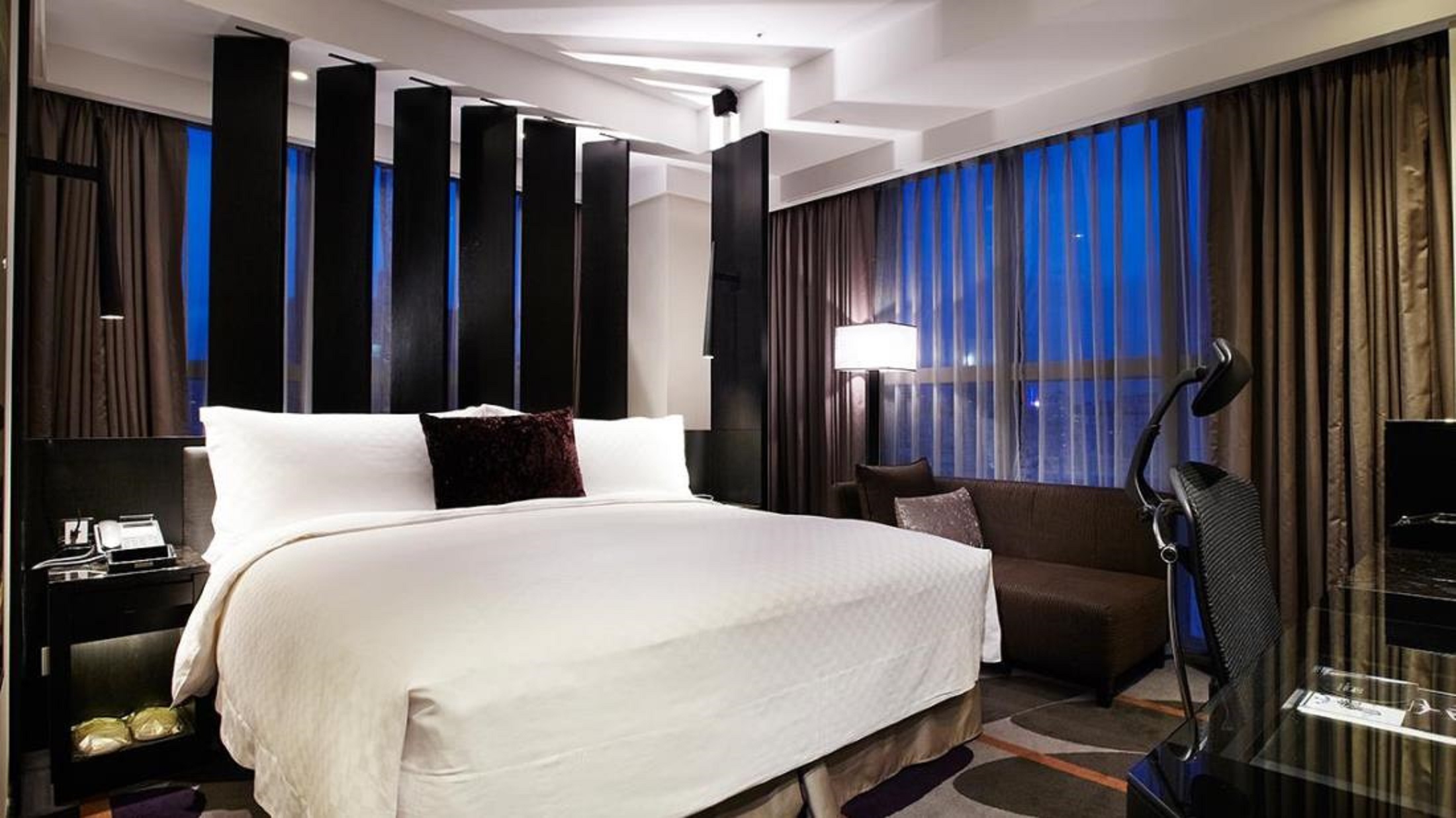 Double King Size Bed