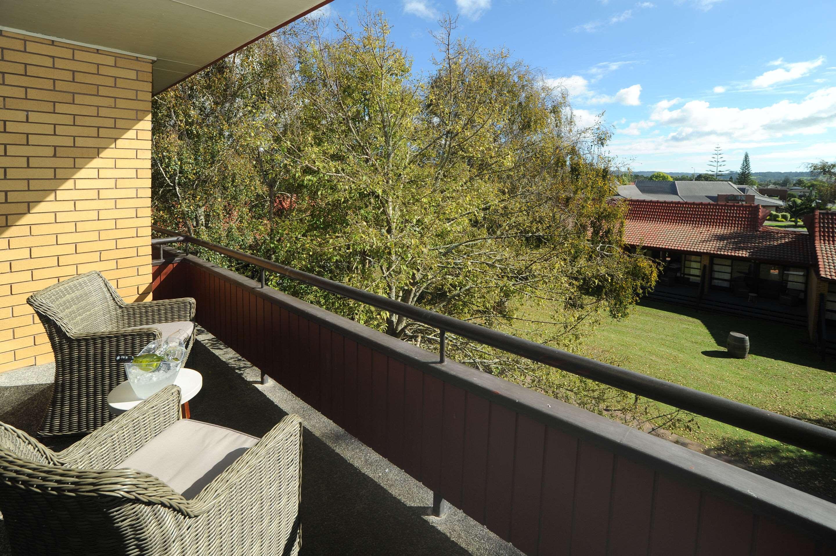 Double Queen Size Bed