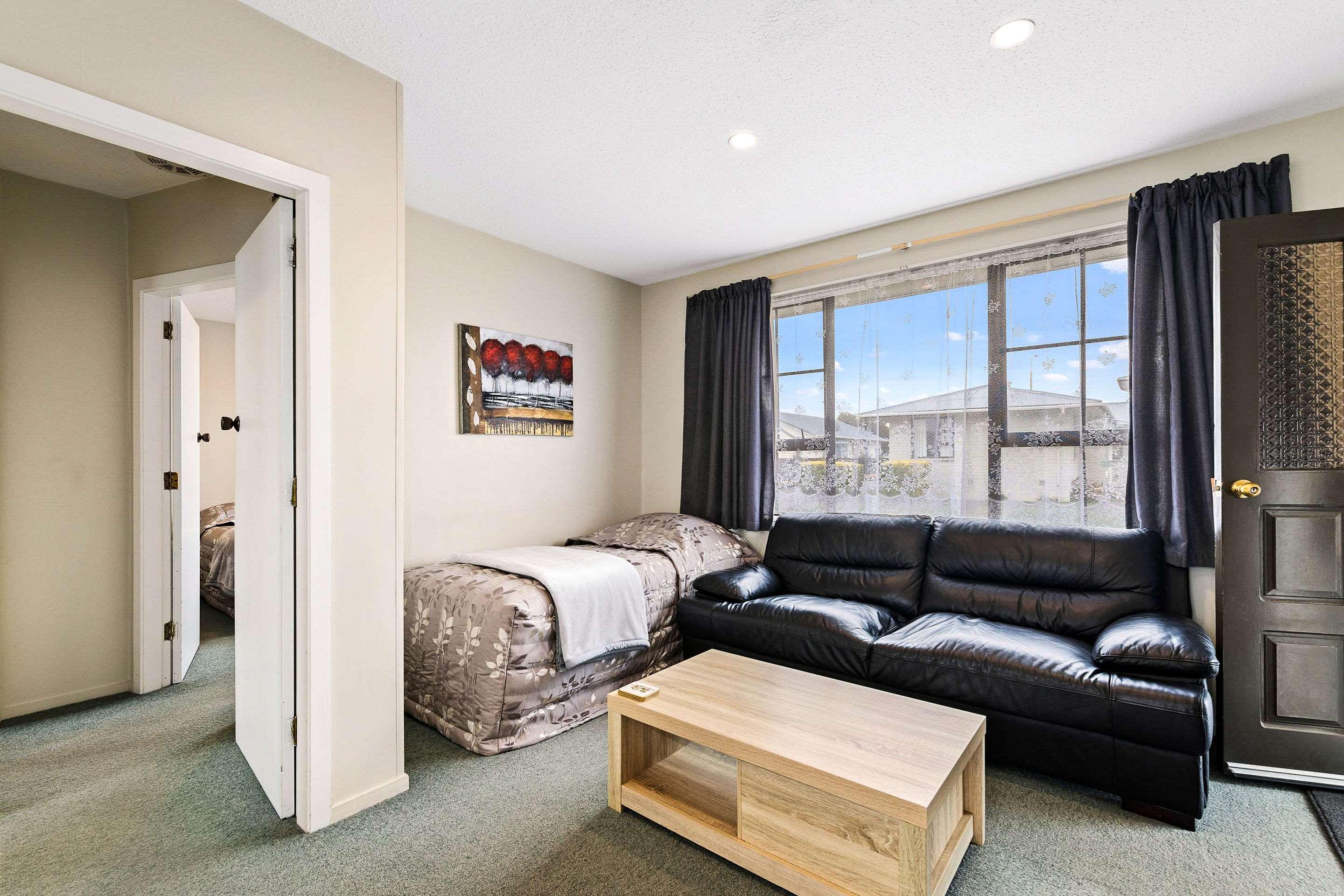 Suite Queen Bed Non Smoking