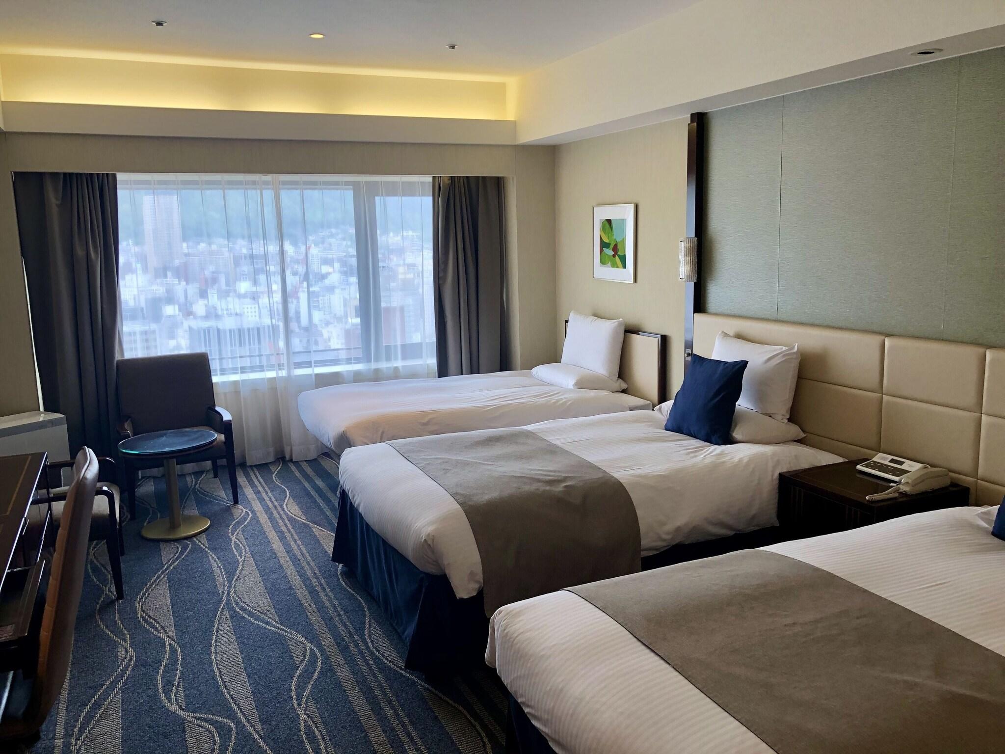 Triple Deluxe Two Beds