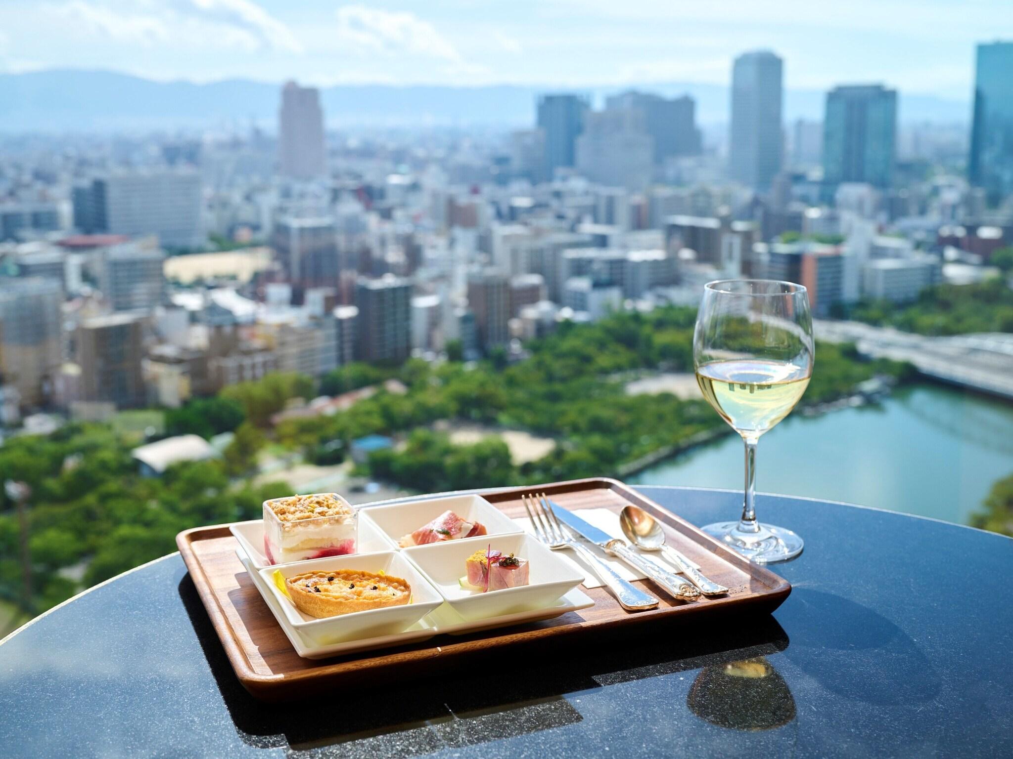 Junior Suite Queen Size Bed