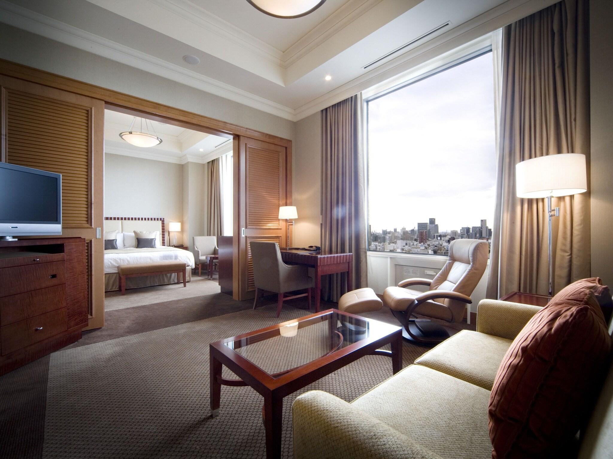 Junior Suite Queen Size Bed