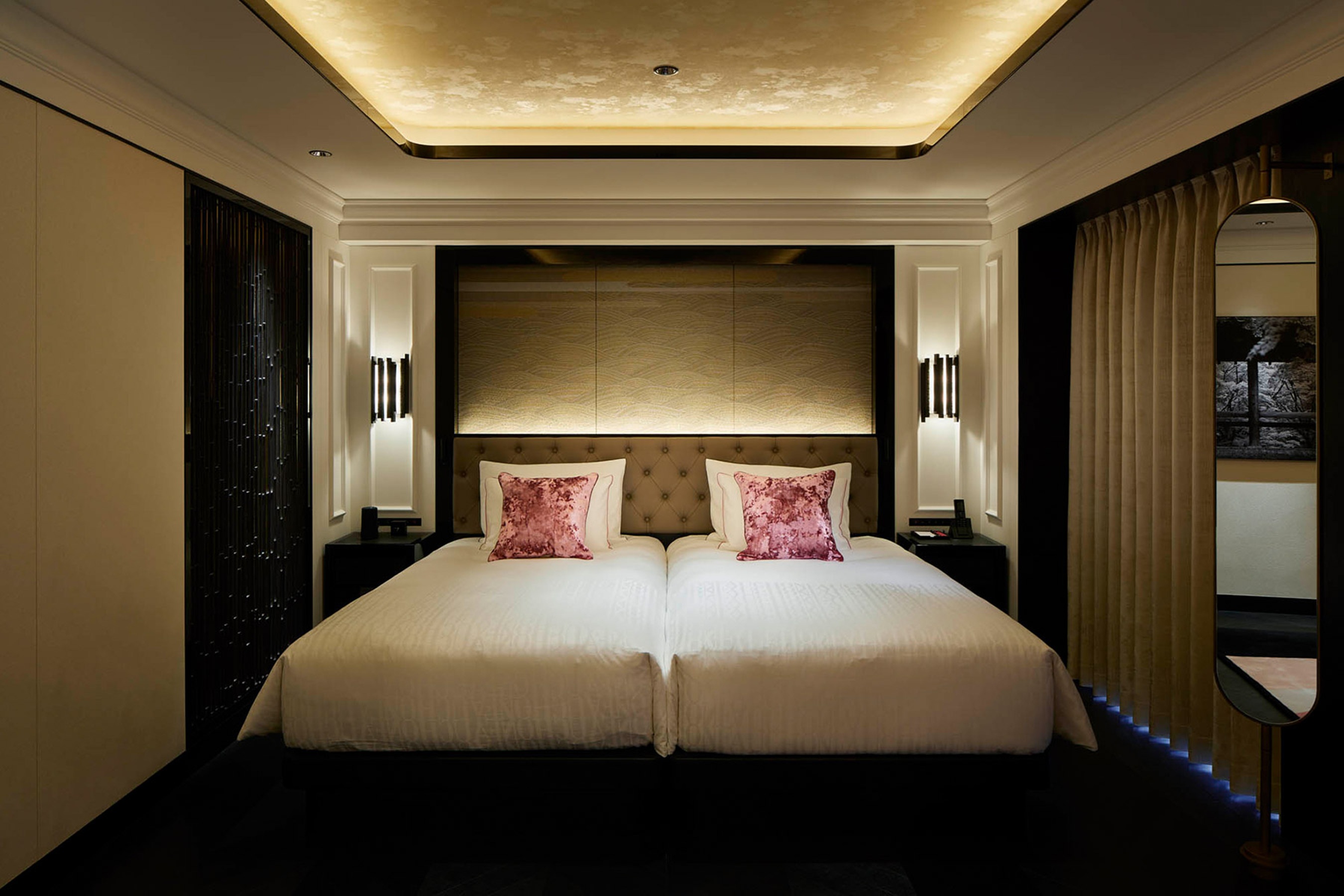 Twin Deluxe with Views