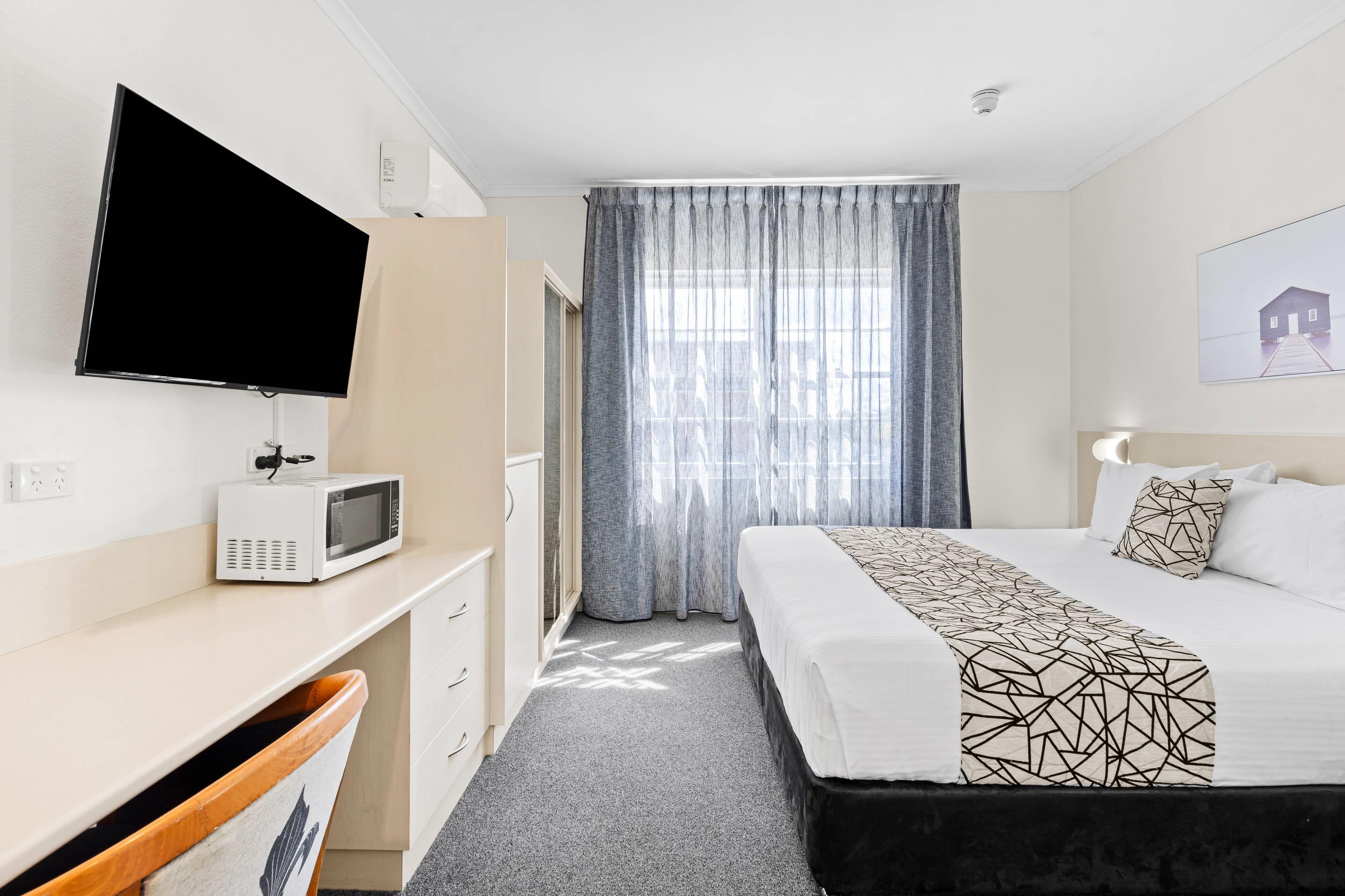 Double King Bed Non Smoking