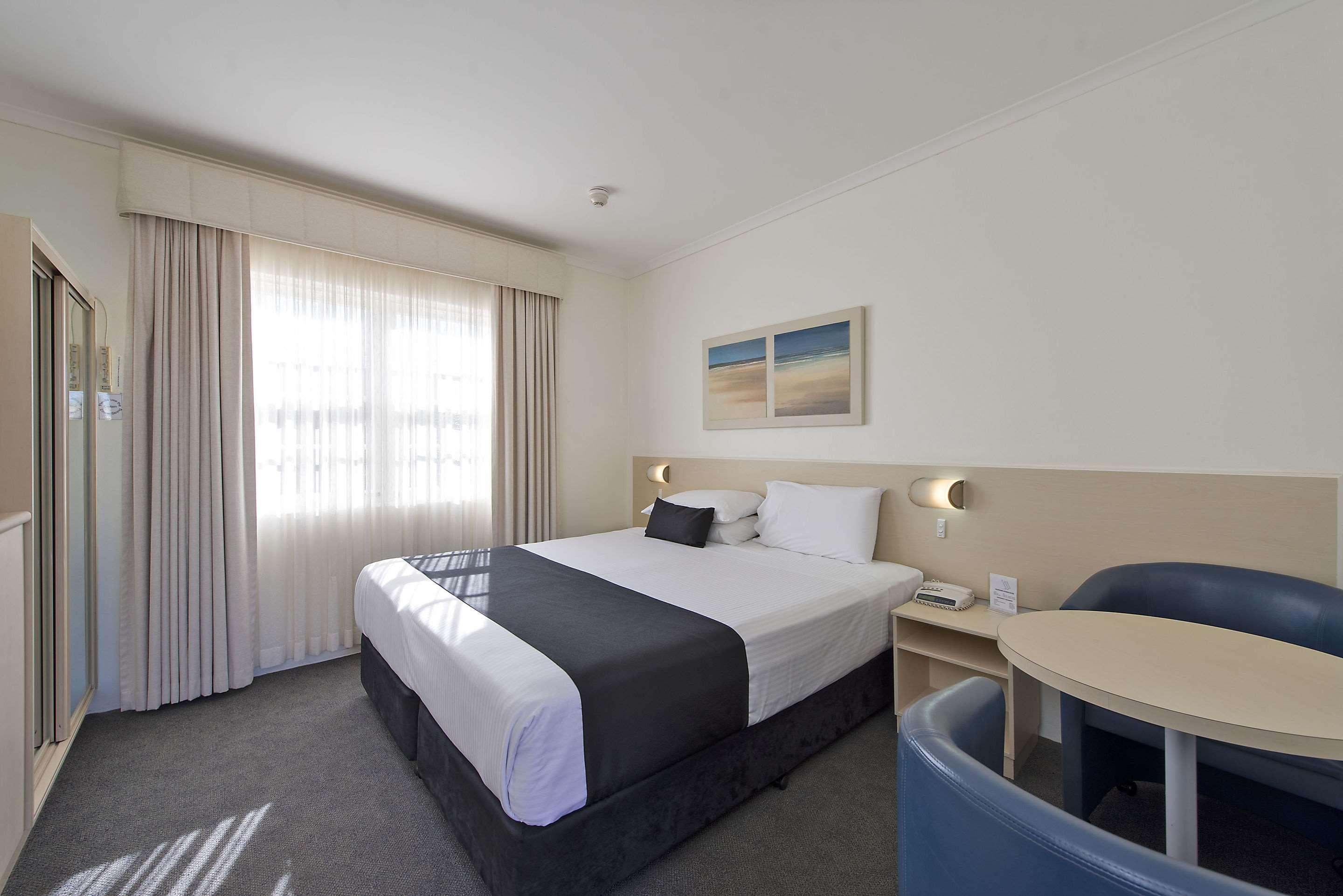 Double Queen Bed Non Smoking