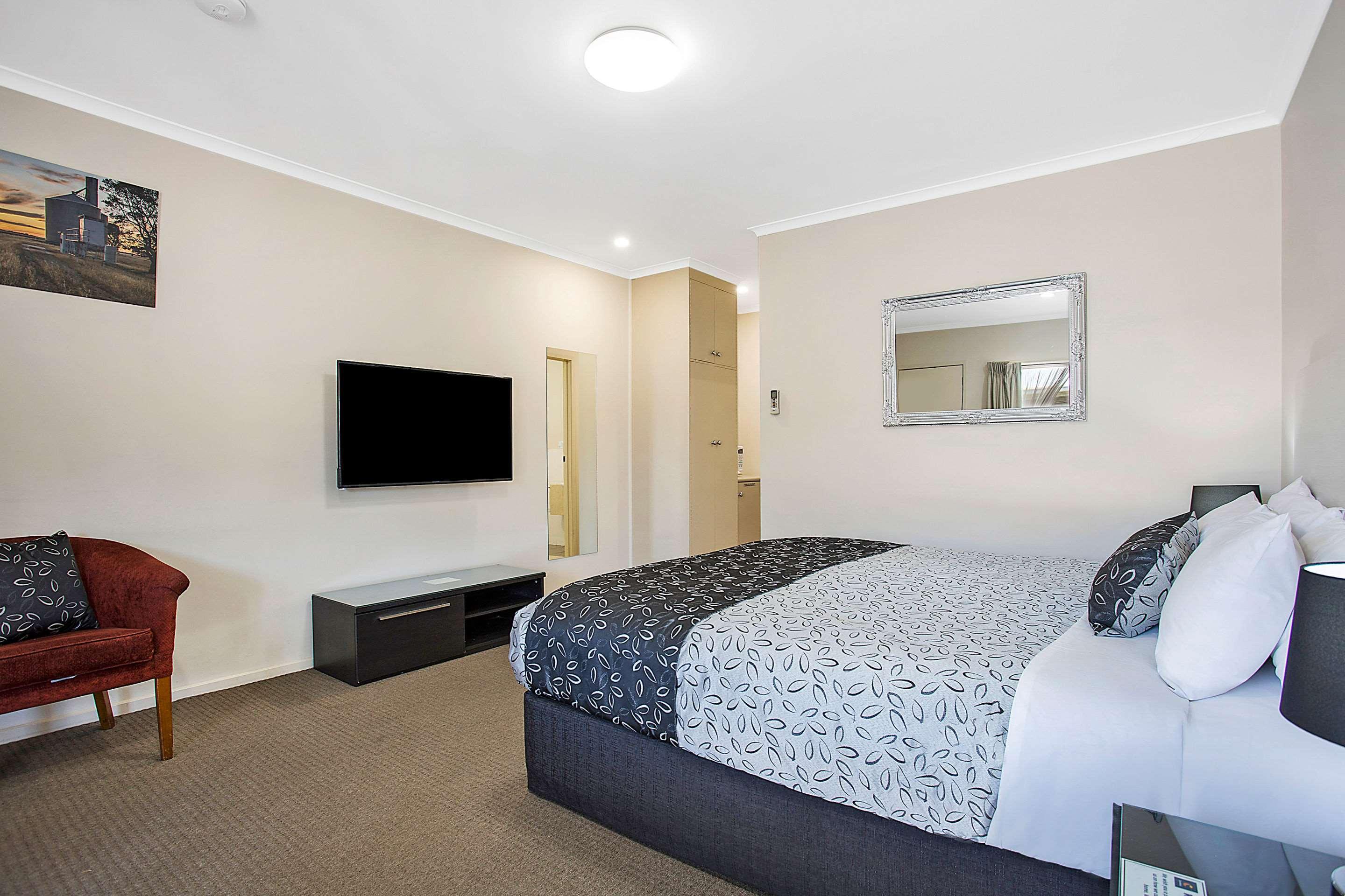 Double King Bed Non Smoking