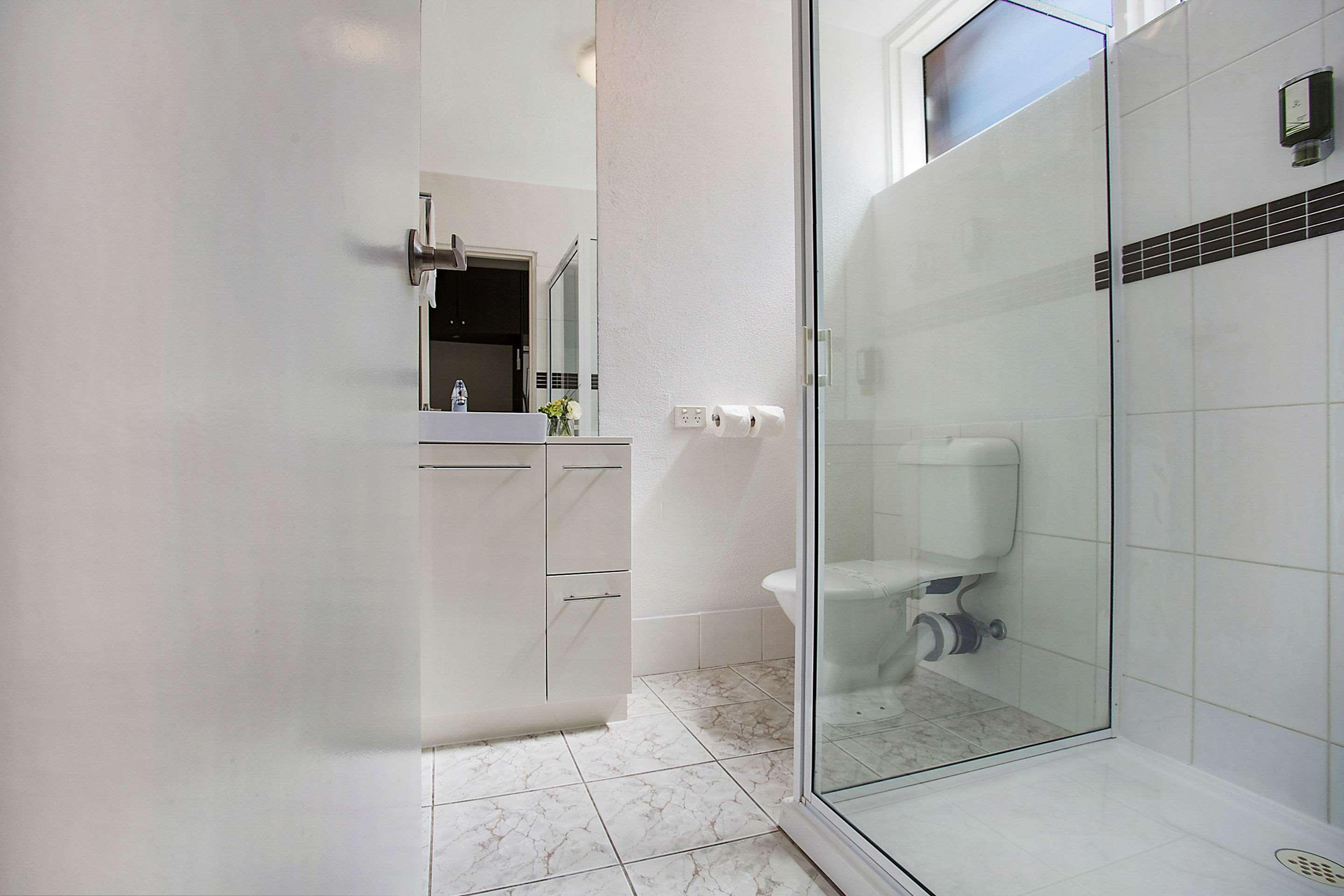 Double King Bed Non Smoking