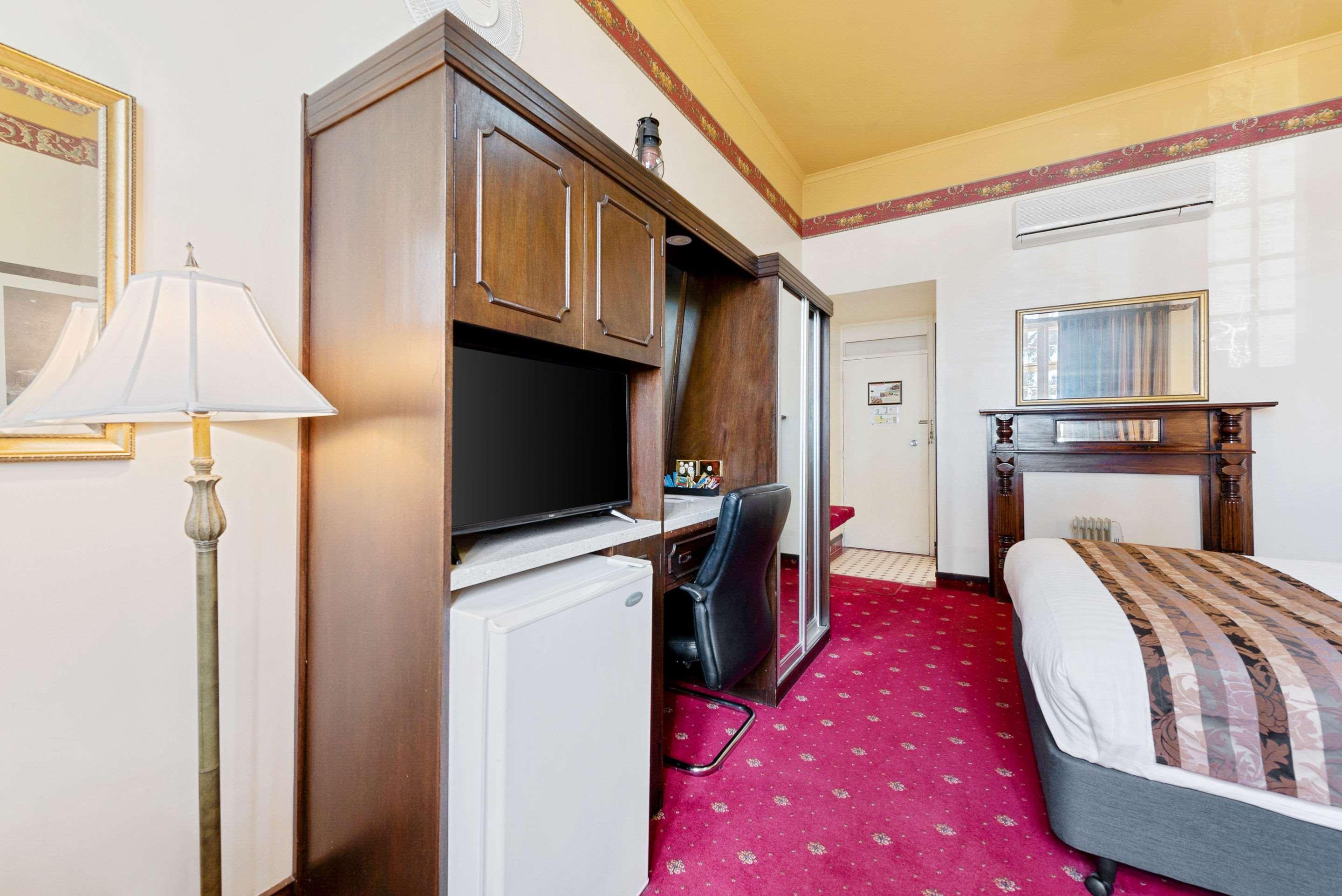 Double Queen Size Bed