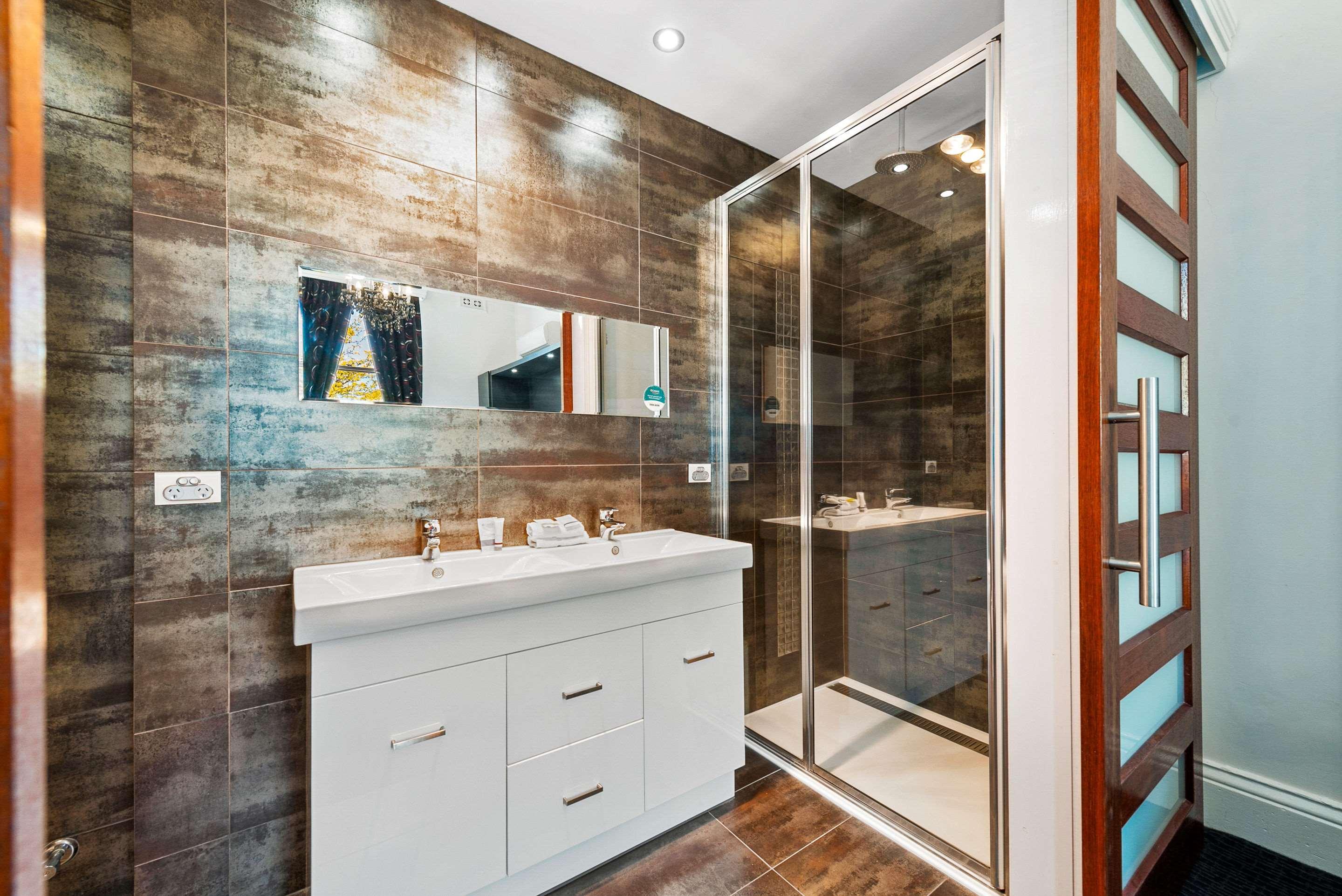 Double Queen Size Bed