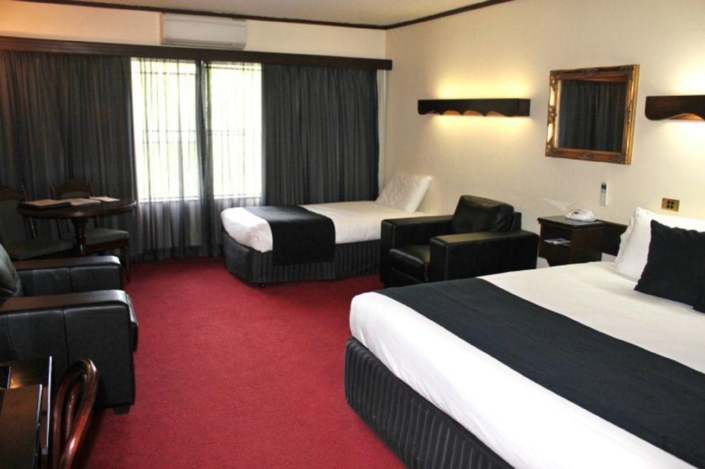 Double Deluxe Queen Bed