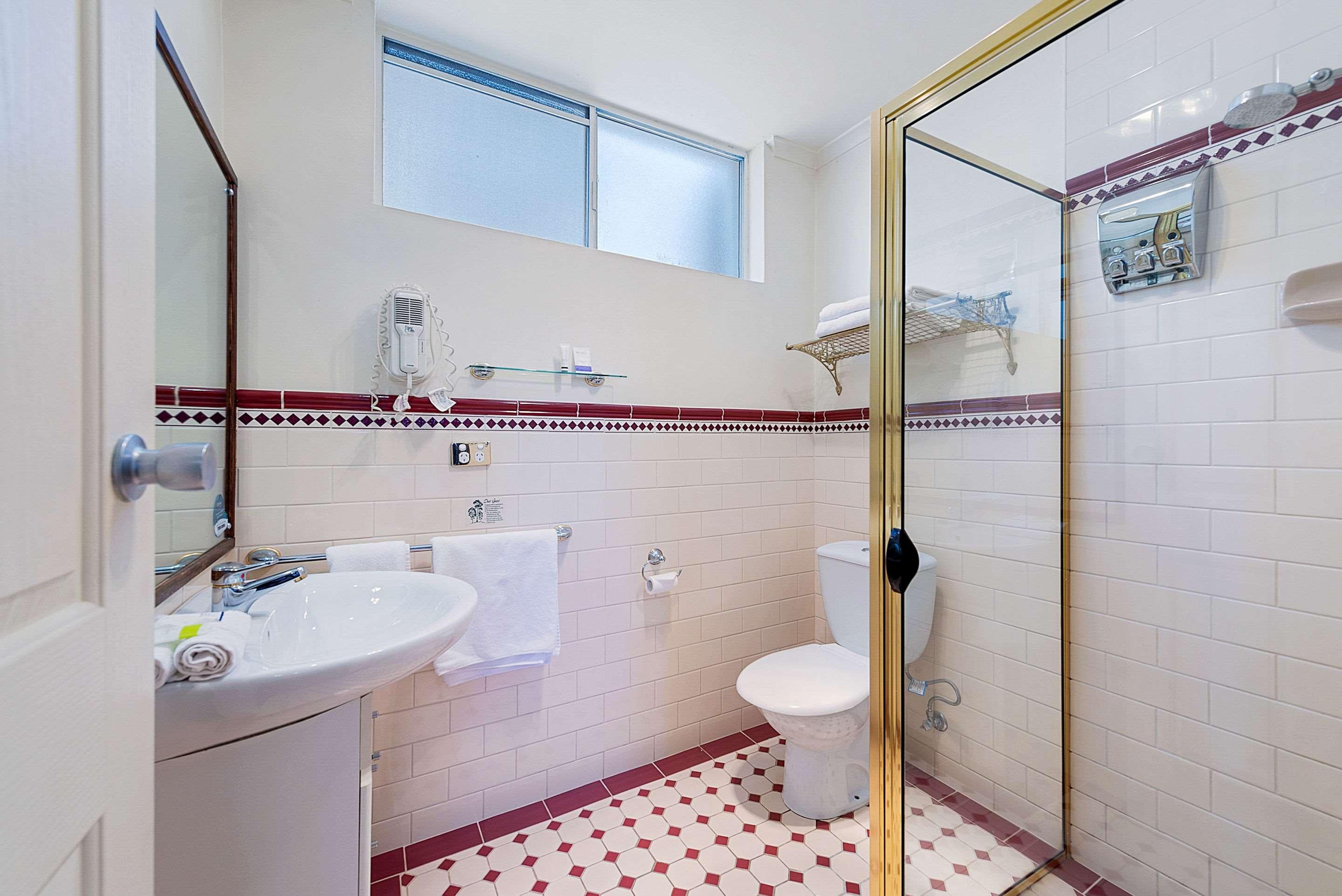 Double Queen Size Bed