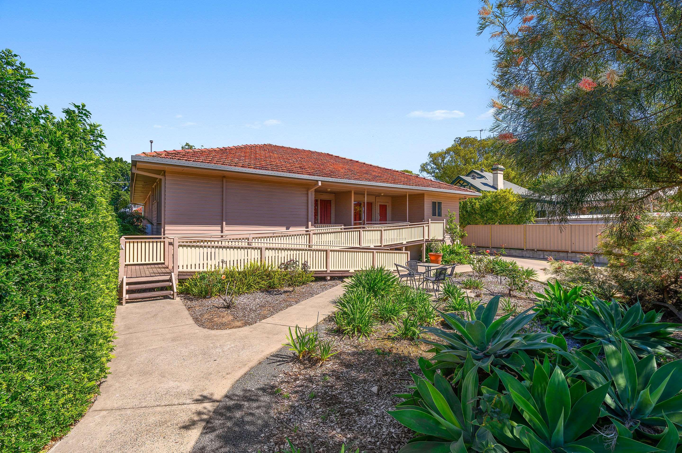 Double Queen Size Bed