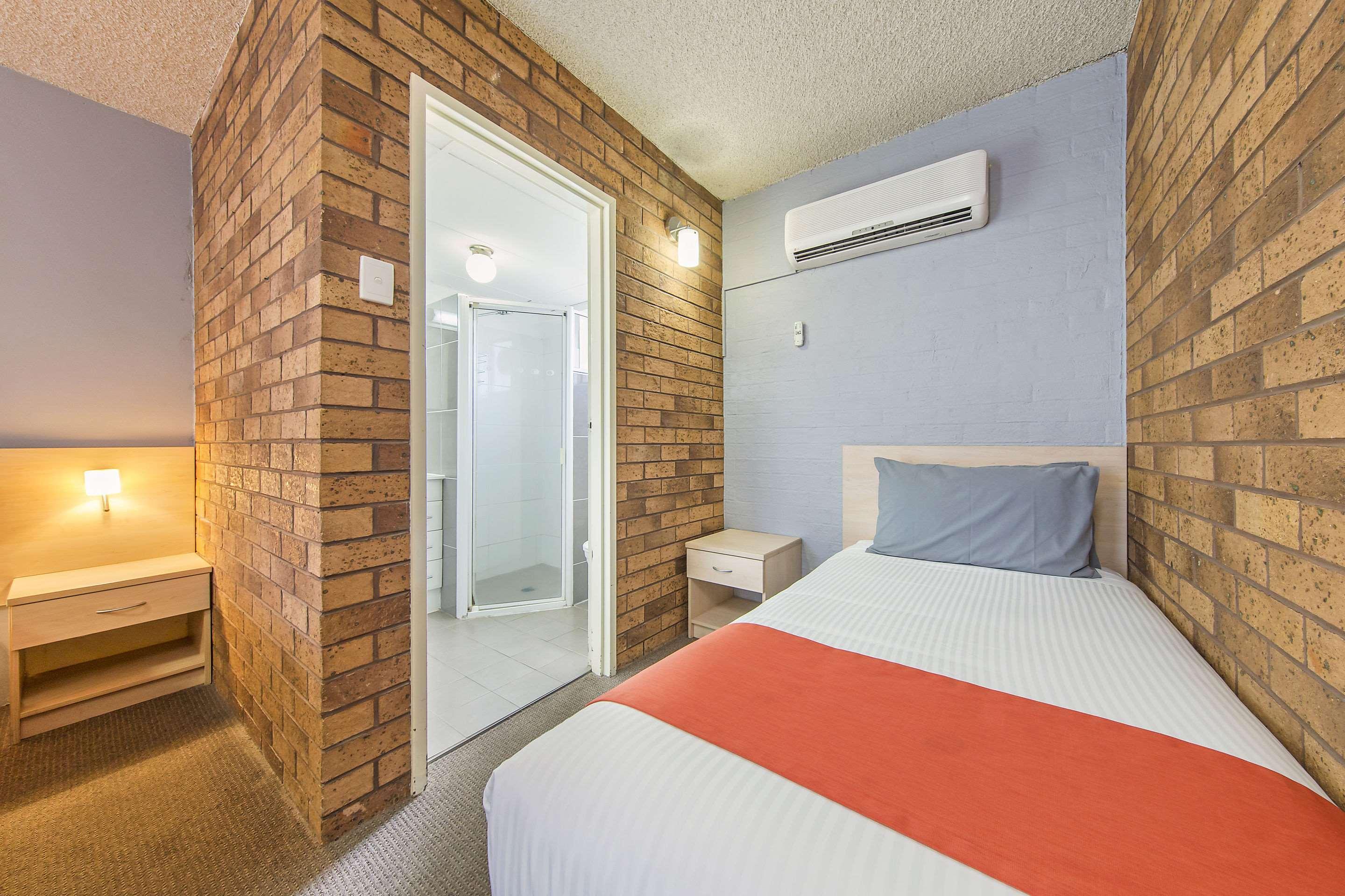 Triple Queen Size Bed