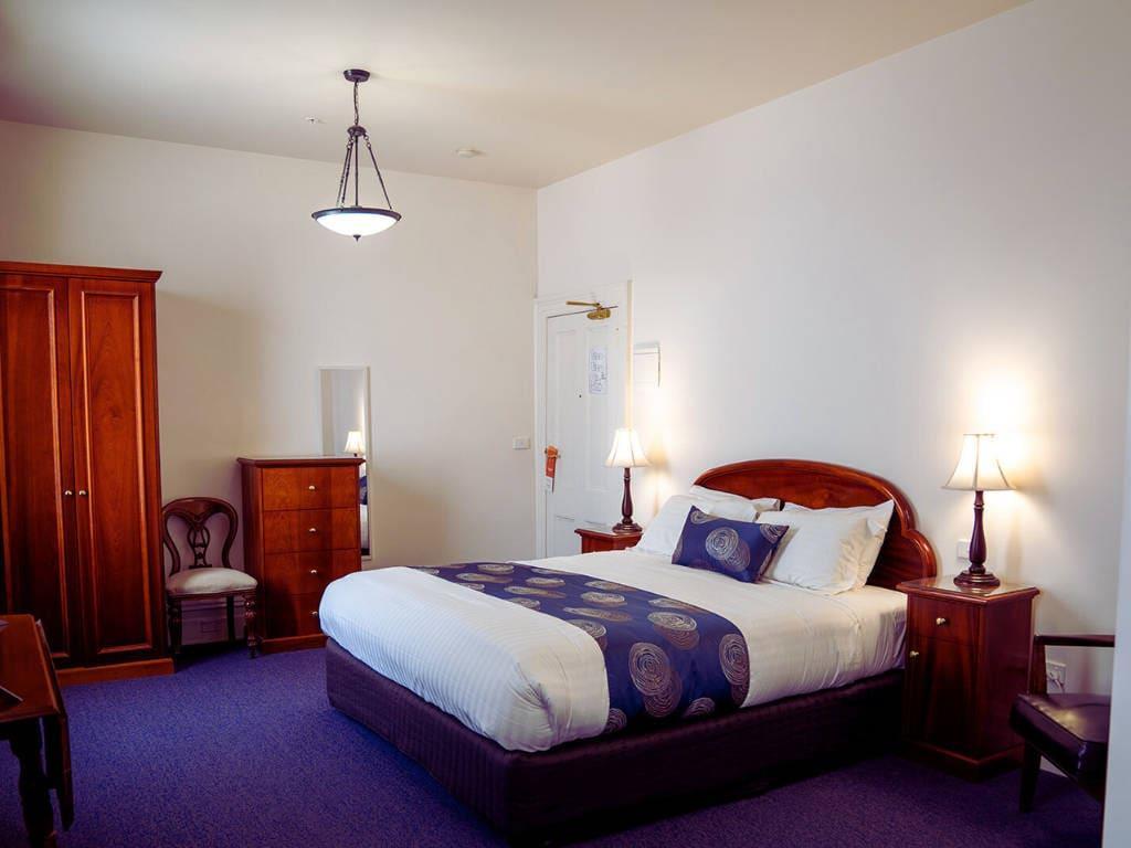 Double King Bed Non Smoking